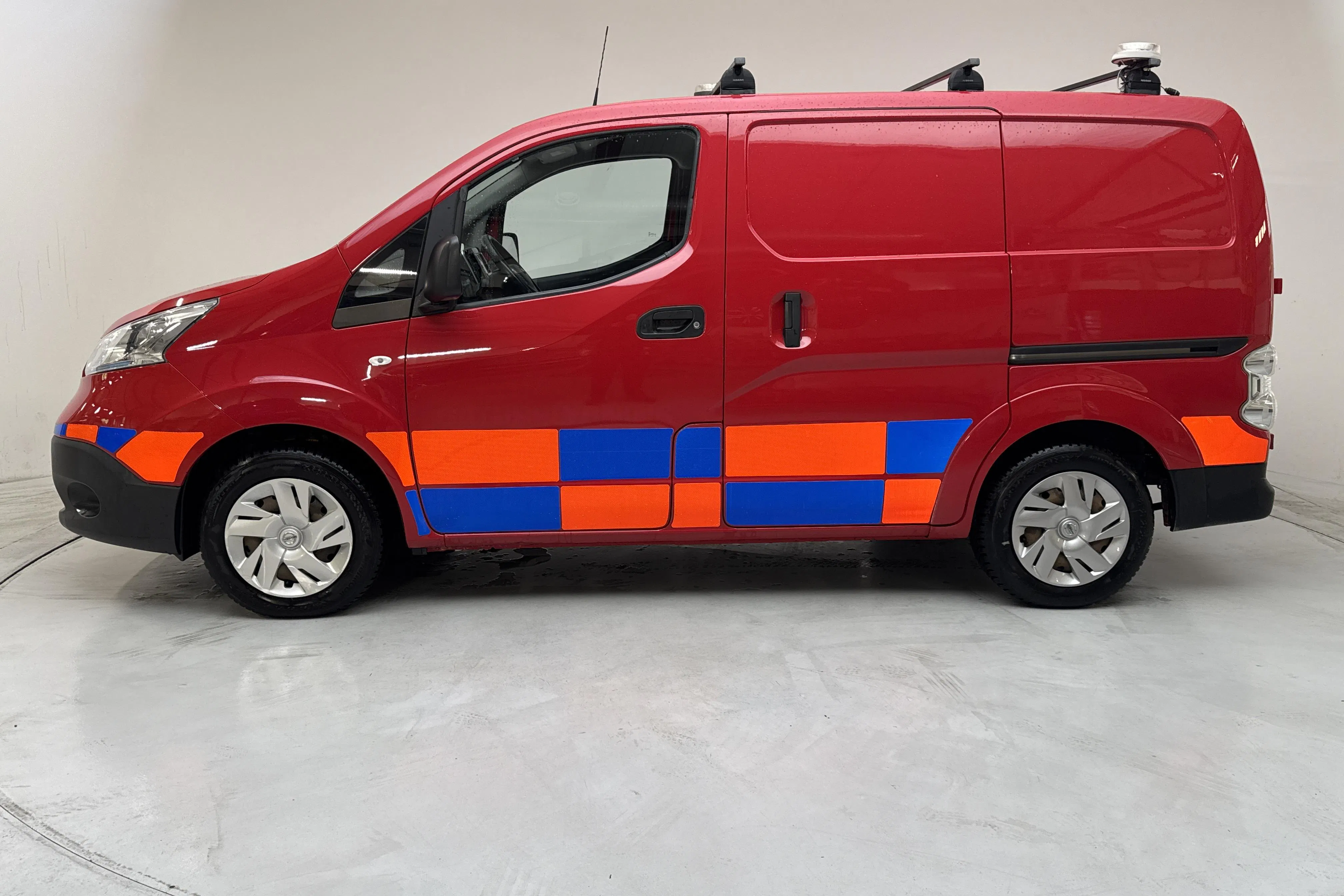 Presentationsfoto 2 av 14: Nissan e-NV200 40kWh (109hk) - 7 443 mil - Automat - röd - 2018