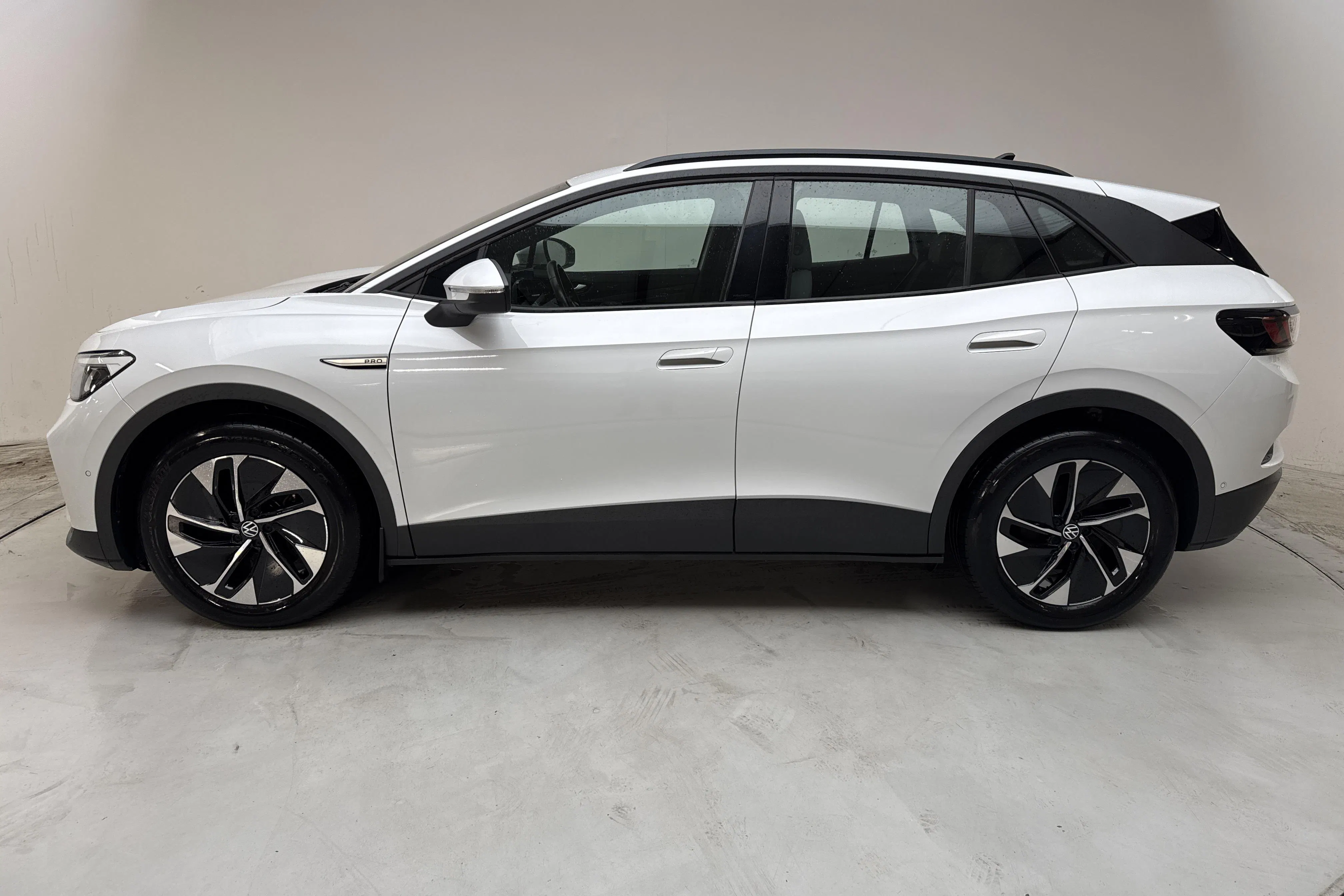 Presentation photo 2 of 17: VW ID.4 77kWh (204hk) - 51 430 km - Automatic - white - 2023