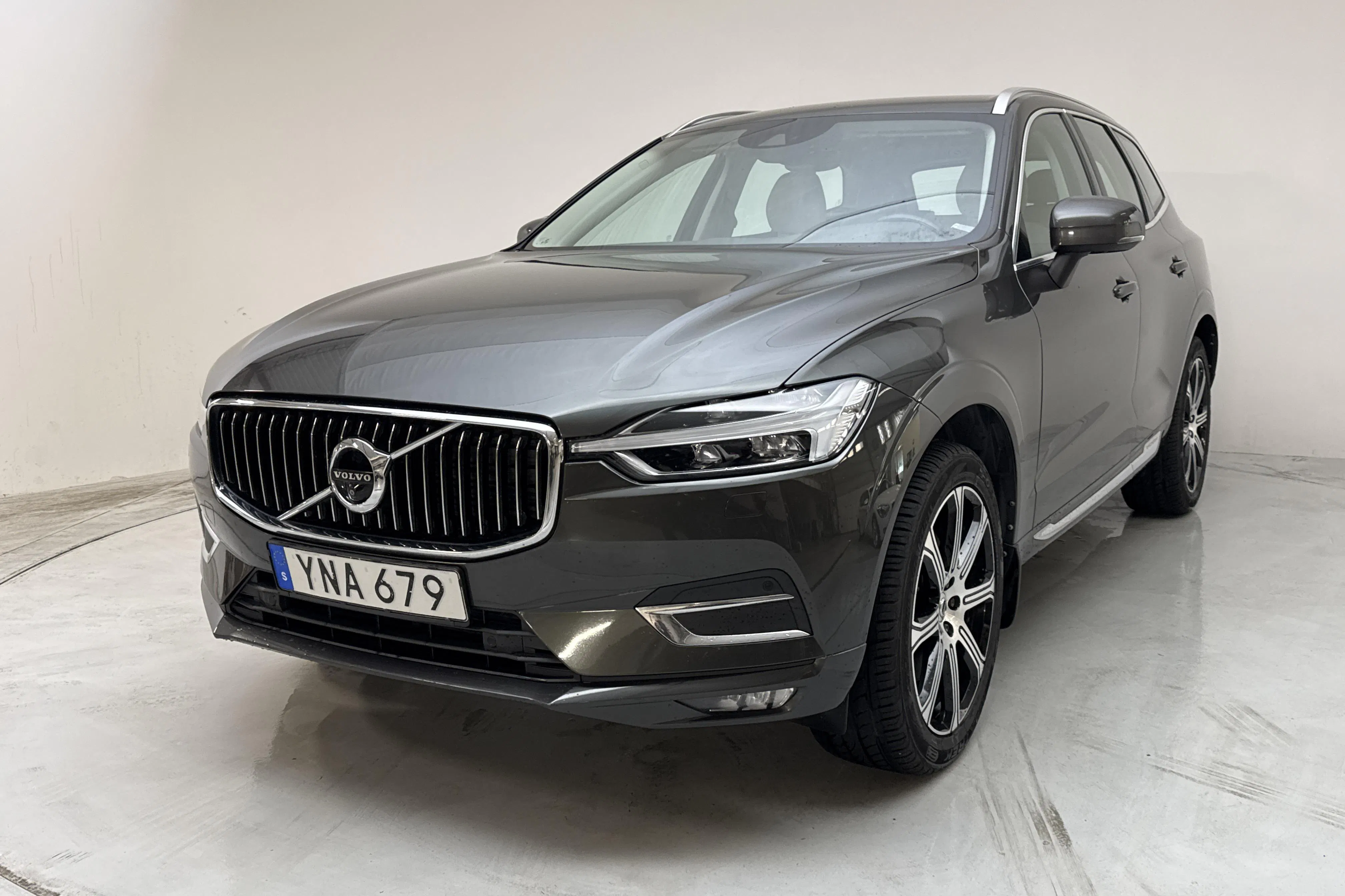 Presentation photo 1 of 20: Volvo XC60 D4 AWD (190hk) - 207 310 km - Automatic - dark grey - 2018