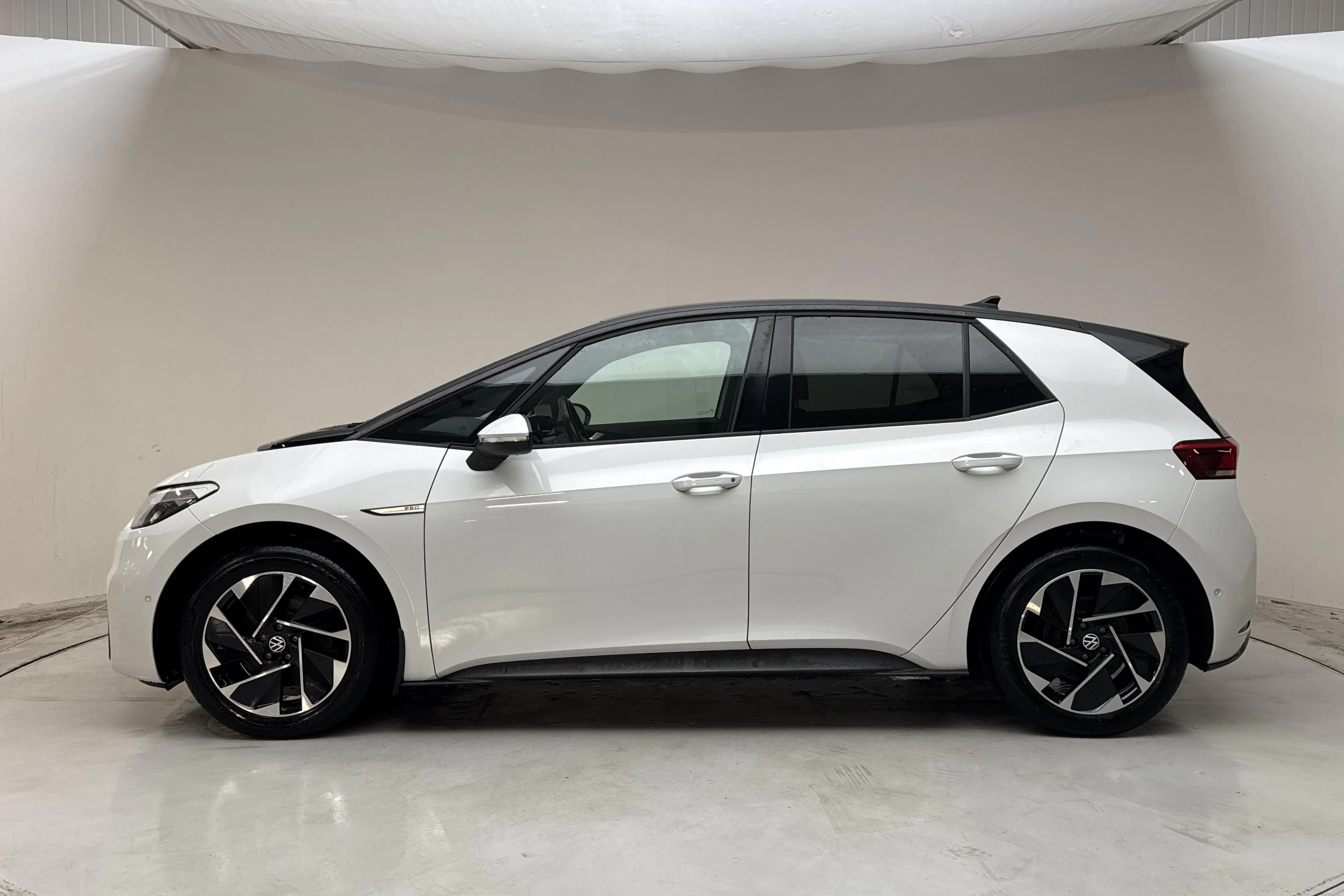 Presentation photo 2 of 16: VW ID.3 58kWh (204hk) - 46 020 km - Automatic - white - 2023