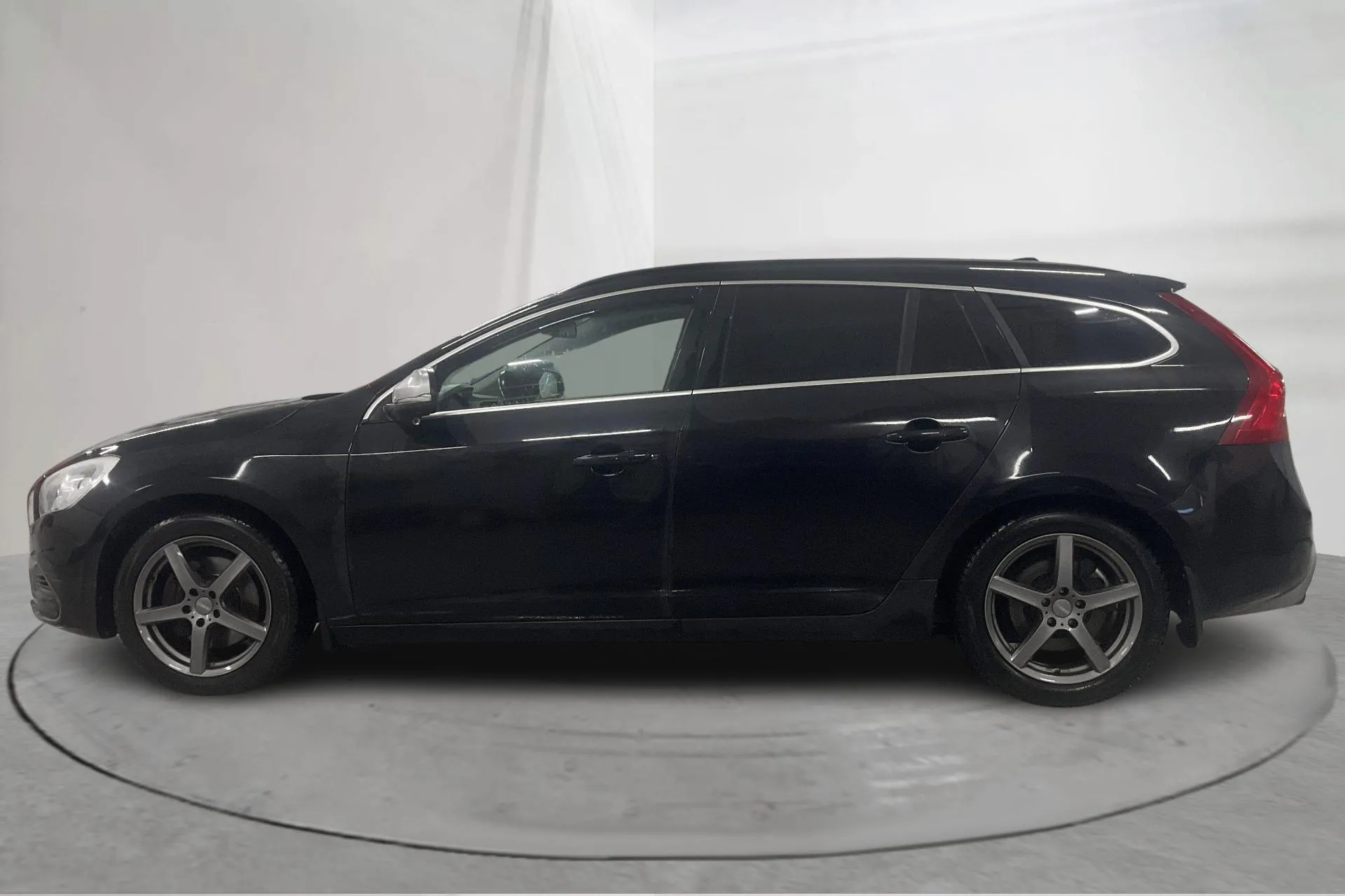 Presentation photo 2 of 28: Volvo V60 T6 AWD (304hk) - 292 850 km - Automatic - black - 2011