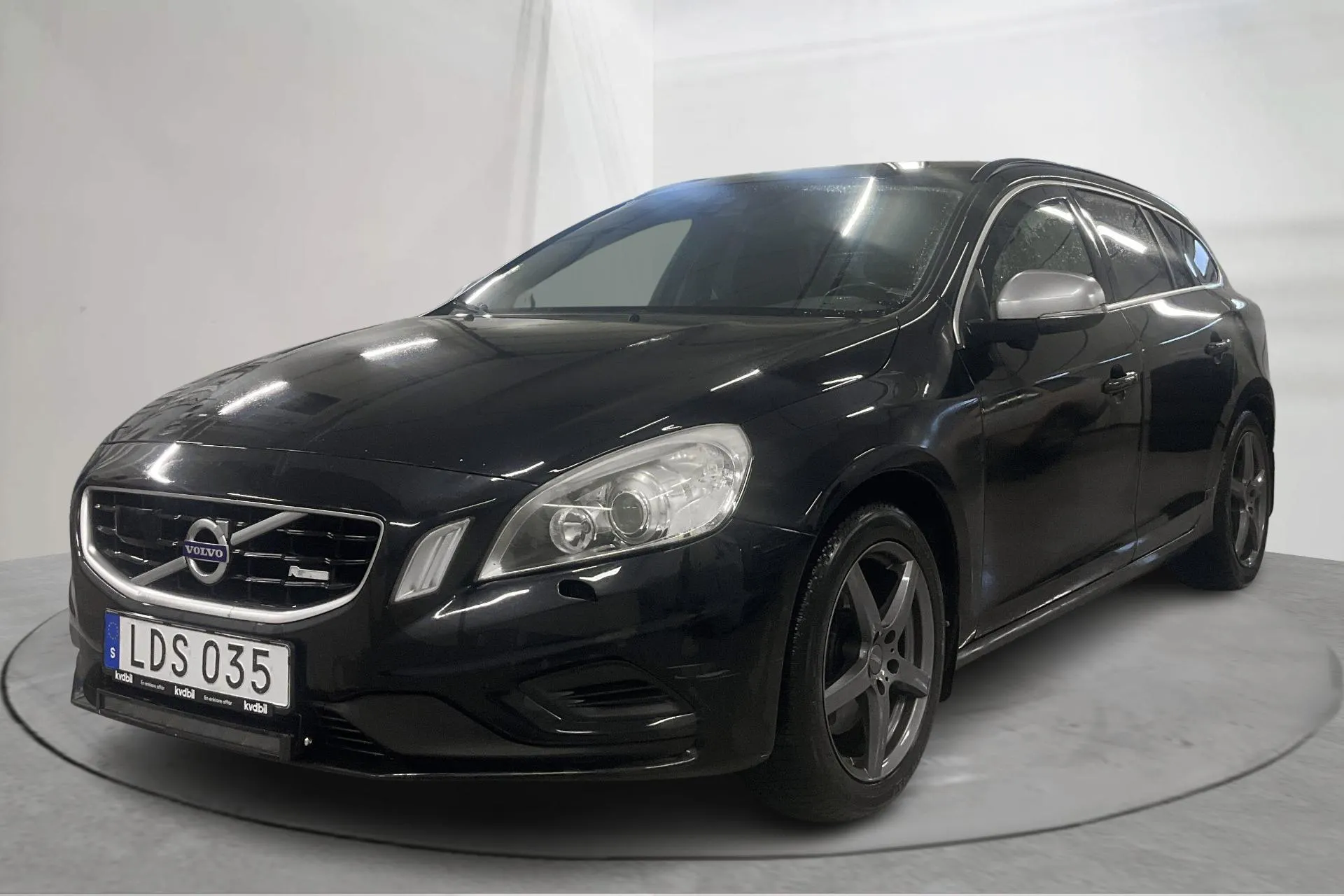 Presentation photo 1 of 28: Volvo V60 T6 AWD (304hk) - 292 850 km - Automatic - black - 2011