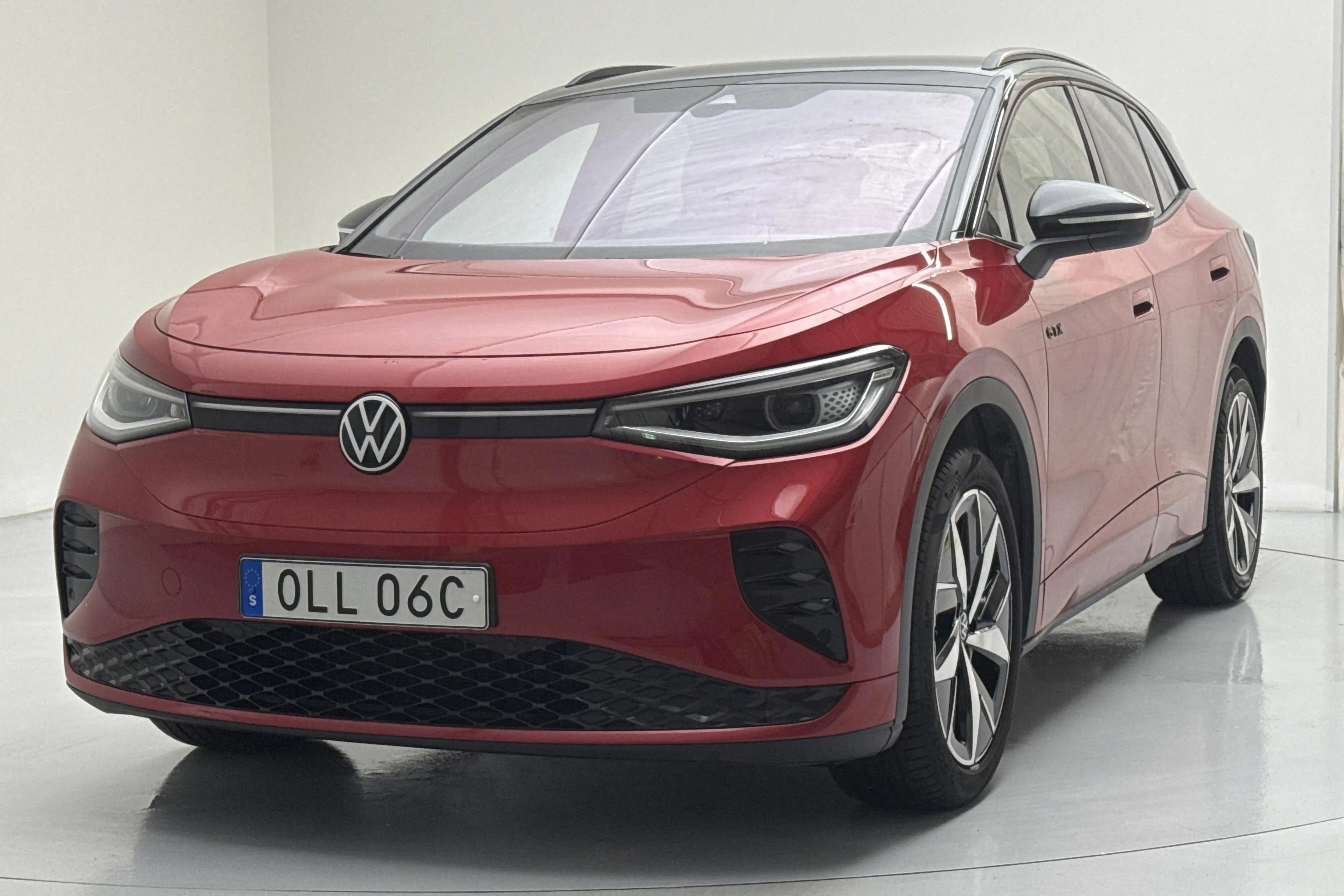 Presentationsfoto 1 av 17: VW ID.4 GTX 77kWh AWD (299hk) - 13 886 mil - Automat - Mörkröd - 2023