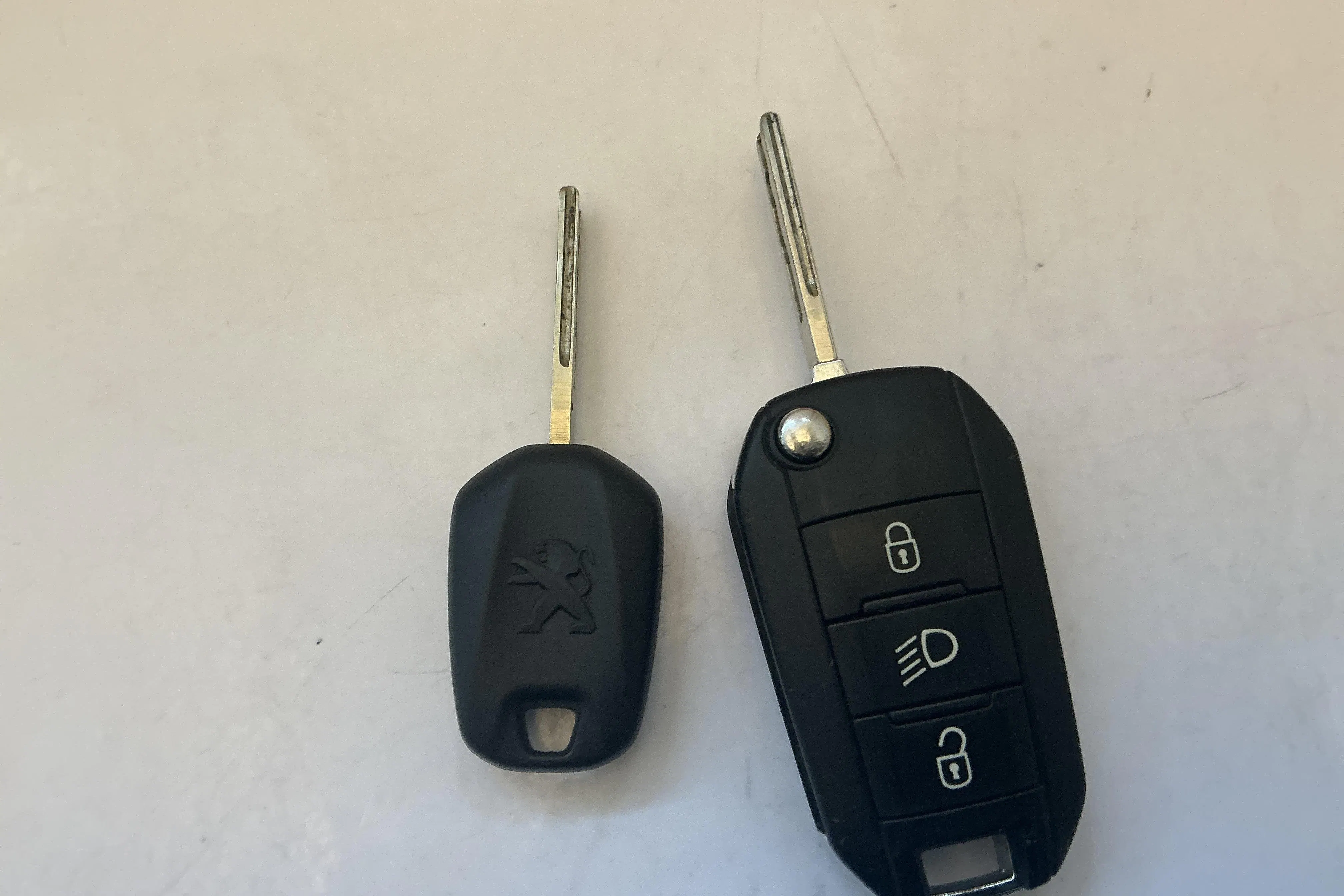 Esittelykuva 12 osoitteesta 12: Peugeot 308 PureTech 5dr (110hk) - 105 640 km - Manuaalinen - valkoinen - 2016