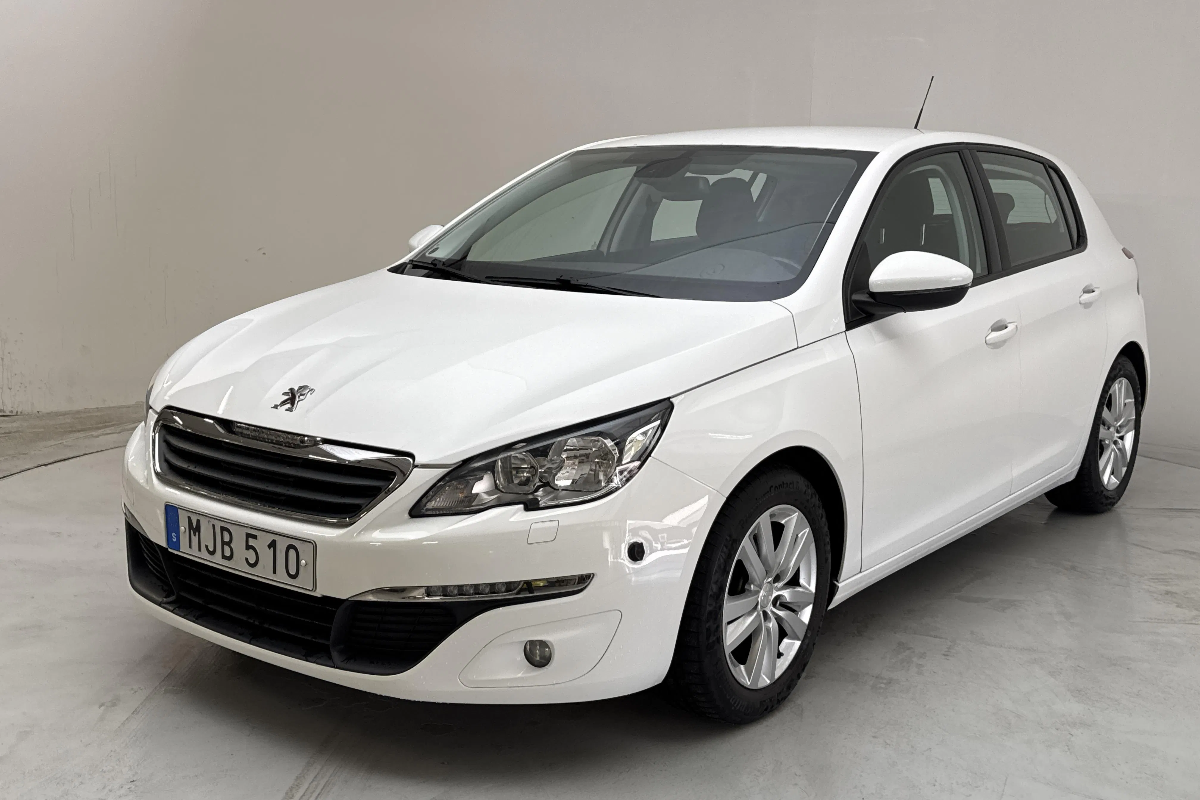 Esittelykuva 1 osoitteesta 12: Peugeot 308 PureTech 5dr (110hk) - 105 640 km - Manuaalinen - valkoinen - 2016