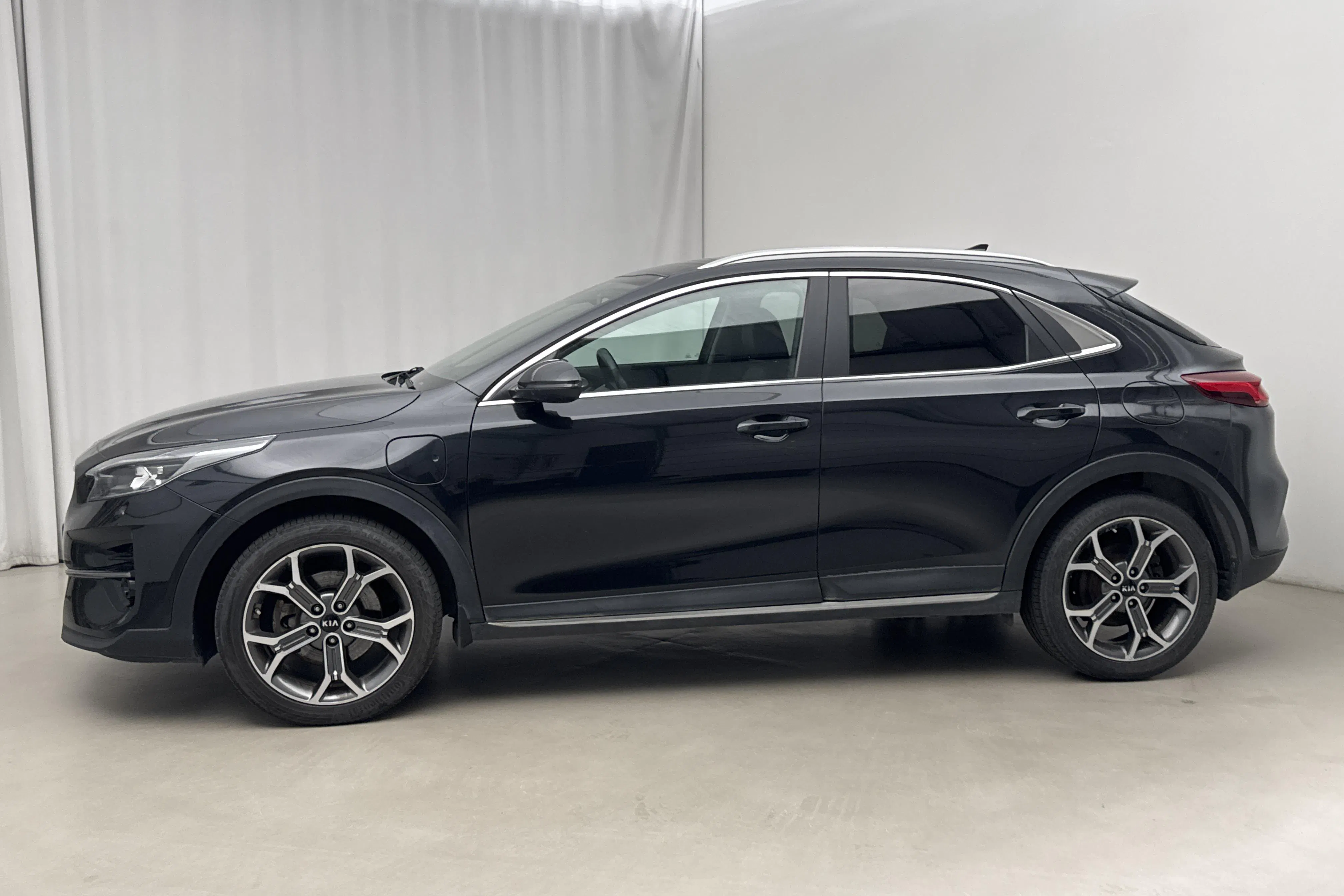 Presentation photo 2 of 14: KIA XCeed 1.6 Plug-in Hybrid 5dr (141hk) - 50 310 km - Automatic - black - 2021