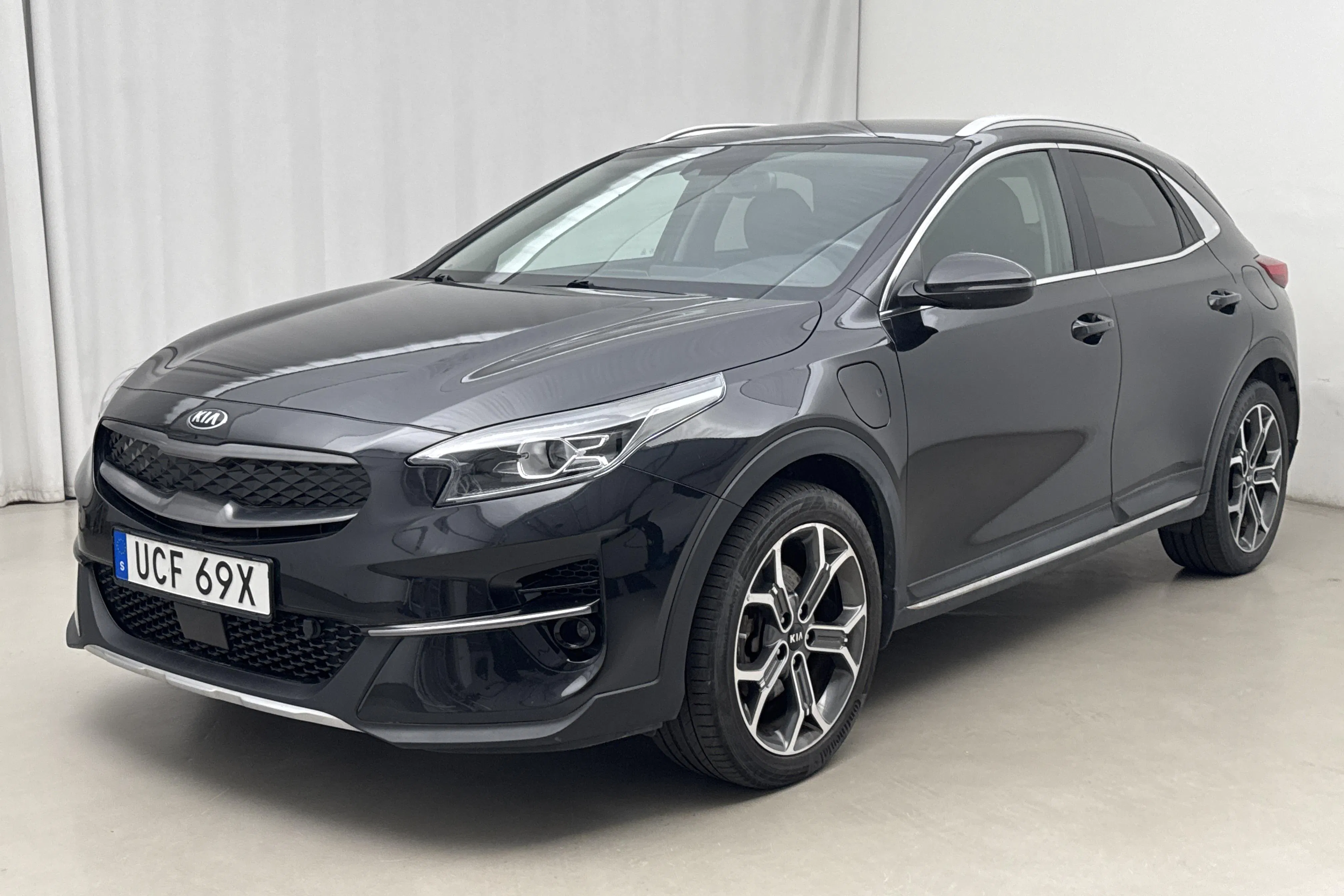 Presentation photo 1 of 14: KIA XCeed 1.6 Plug-in Hybrid 5dr (141hk) - 50 310 km - Automatic - black - 2021