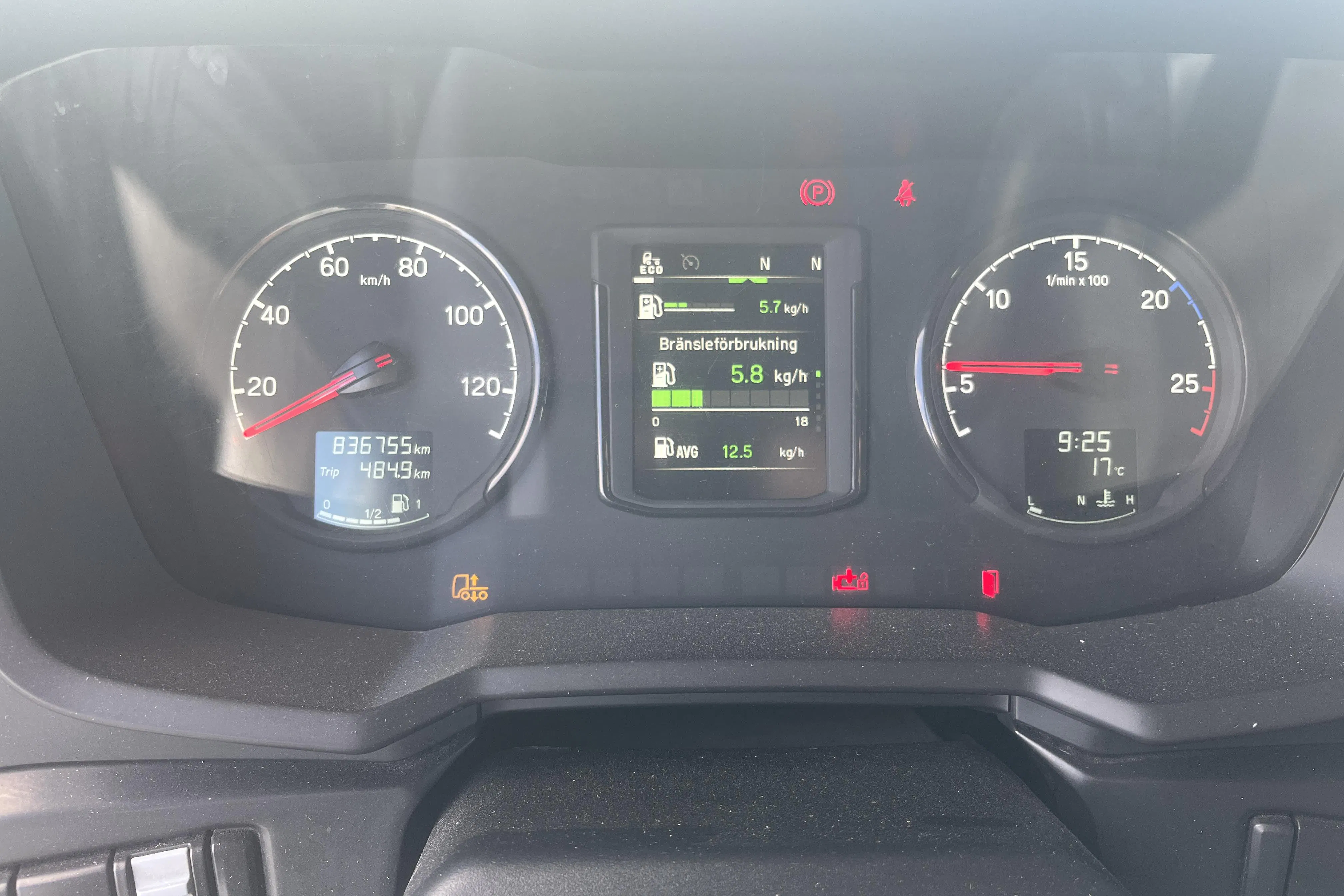Presentation photo 83 of 83: SCANIA G410B 6X2*4 NB (LNG) - 836 755 km - Automatic - white - 2022
