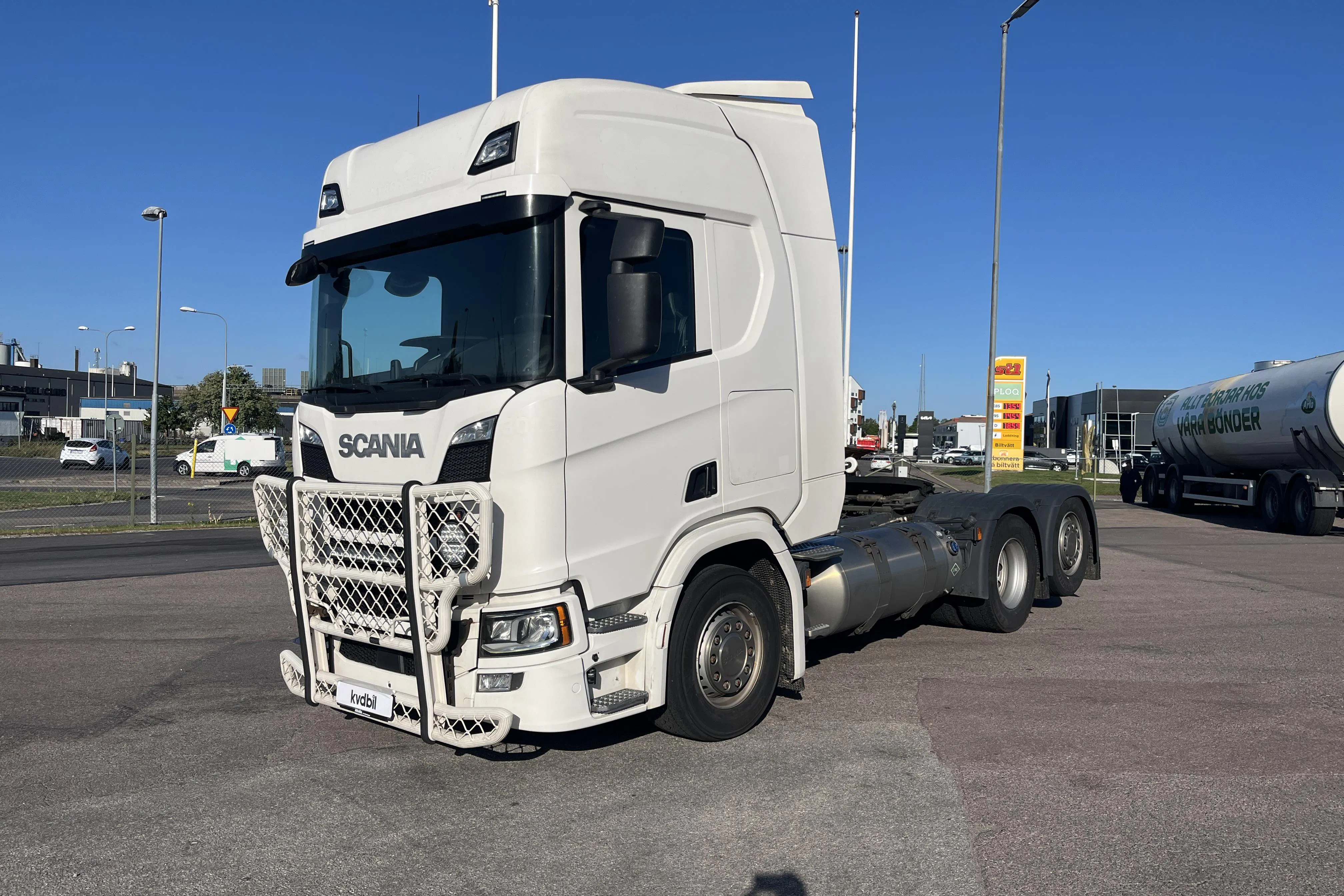 Presentation photo 1 of 51: SCANIA R410A 6X2 NB - 1 017 687 km - Automatic - white - 2022
