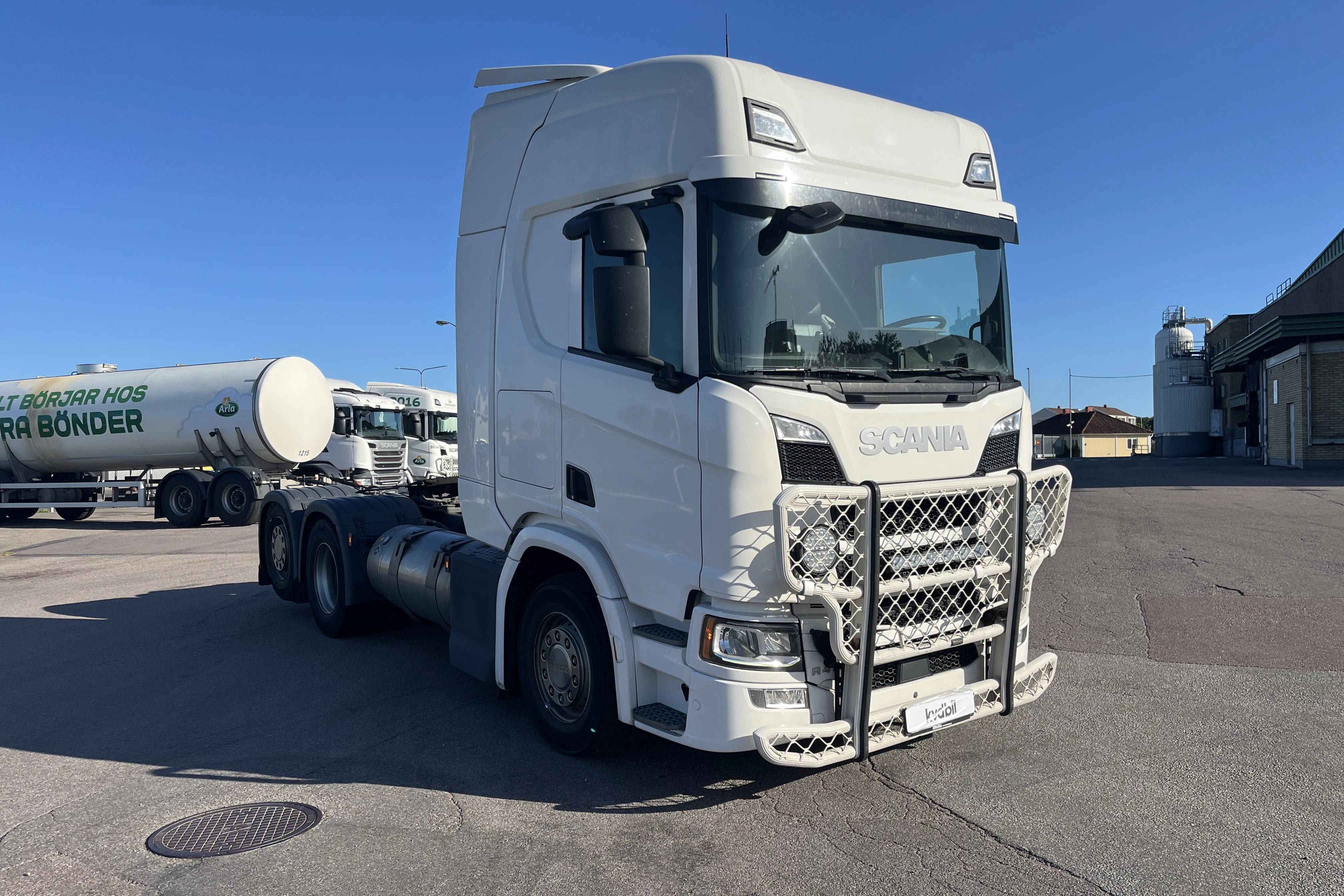 Presentation photo 2 of 51: SCANIA R410A 6X2 NB - 1 017 687 km - Automatic - white - 2022