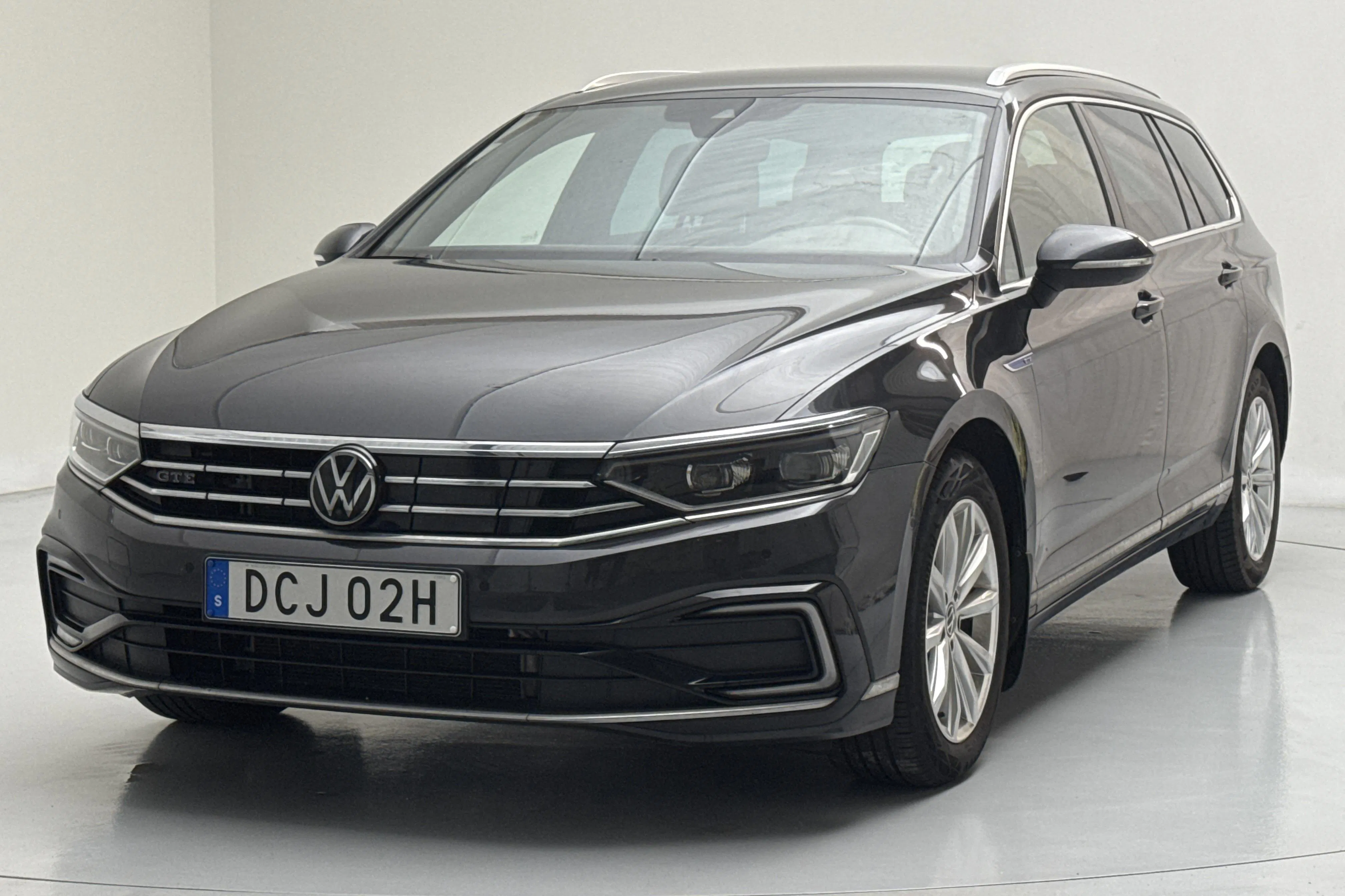 Presentation photo 1 of 18: VW Passat 1.4 GTE Sportscombi (218hk) - 47 420 km - Automatic - dark grey - 2023