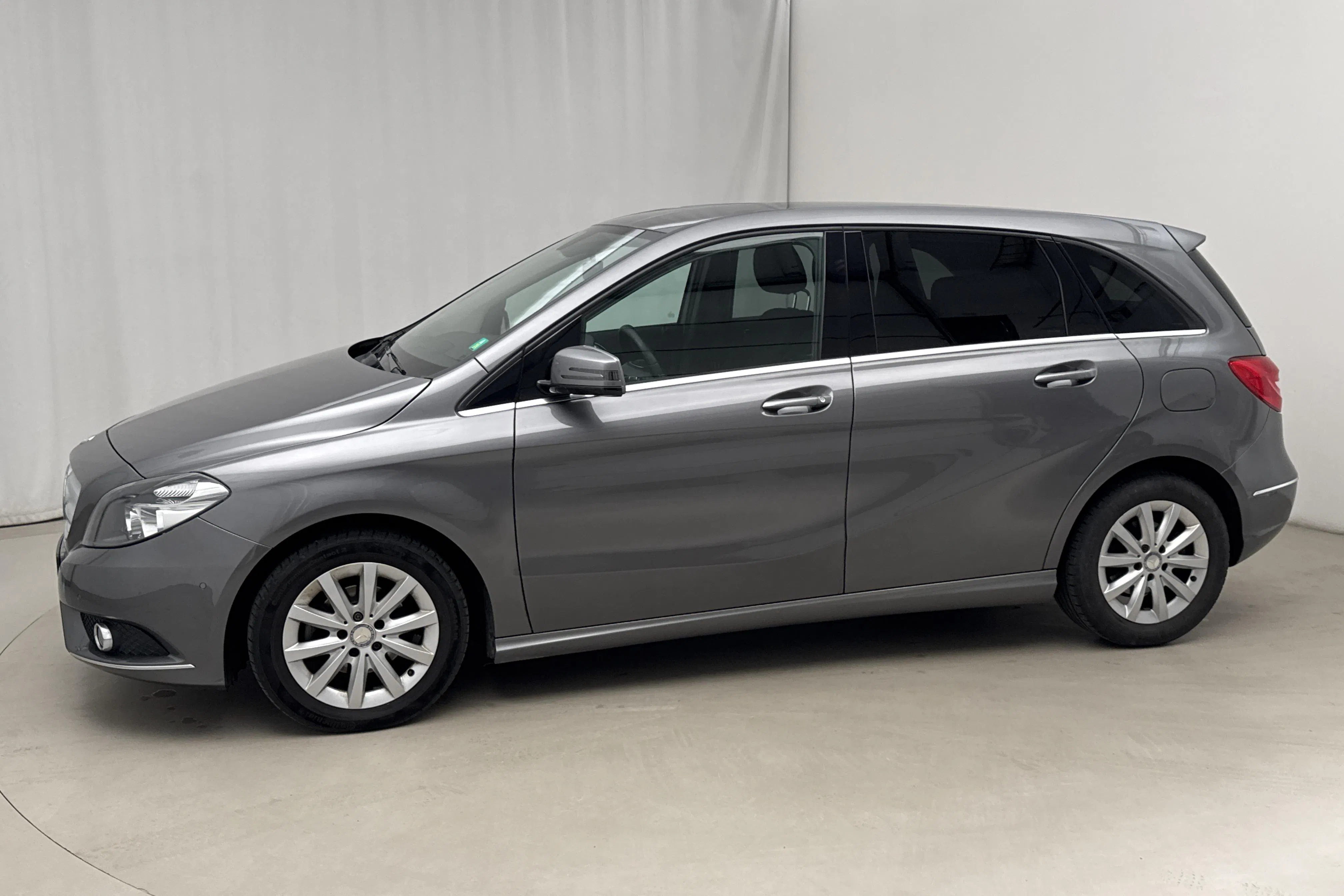Presentation photo 2 of 14: Mercedes B 180 CDI W246 (109hk) - 62 240 km - Automatic - black - 2013