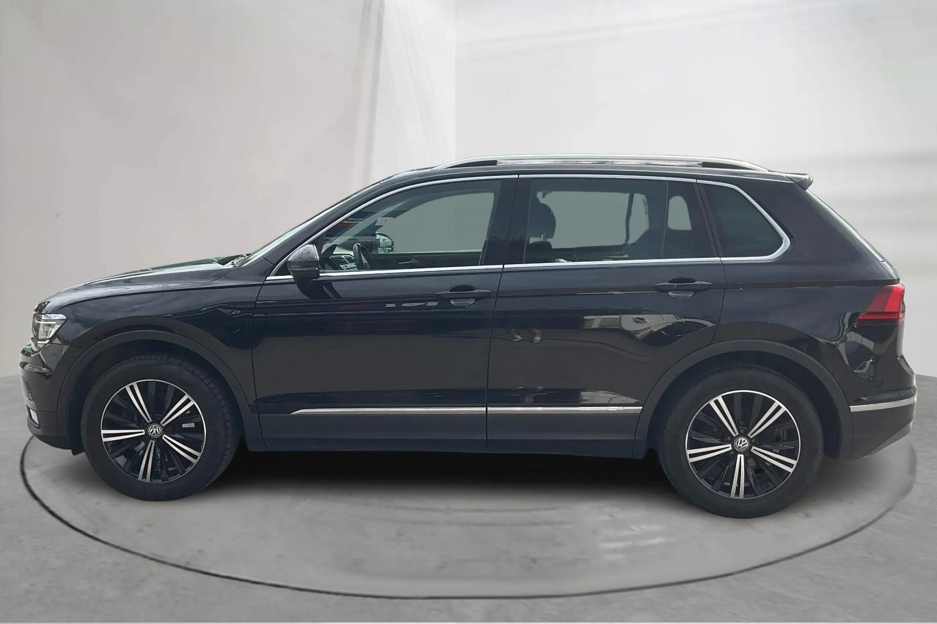 Presentation photo 2 of 16: VW Tiguan 2.0 TDI 4MOTION (190hk) - 111 930 km - Automatic - black - 2018