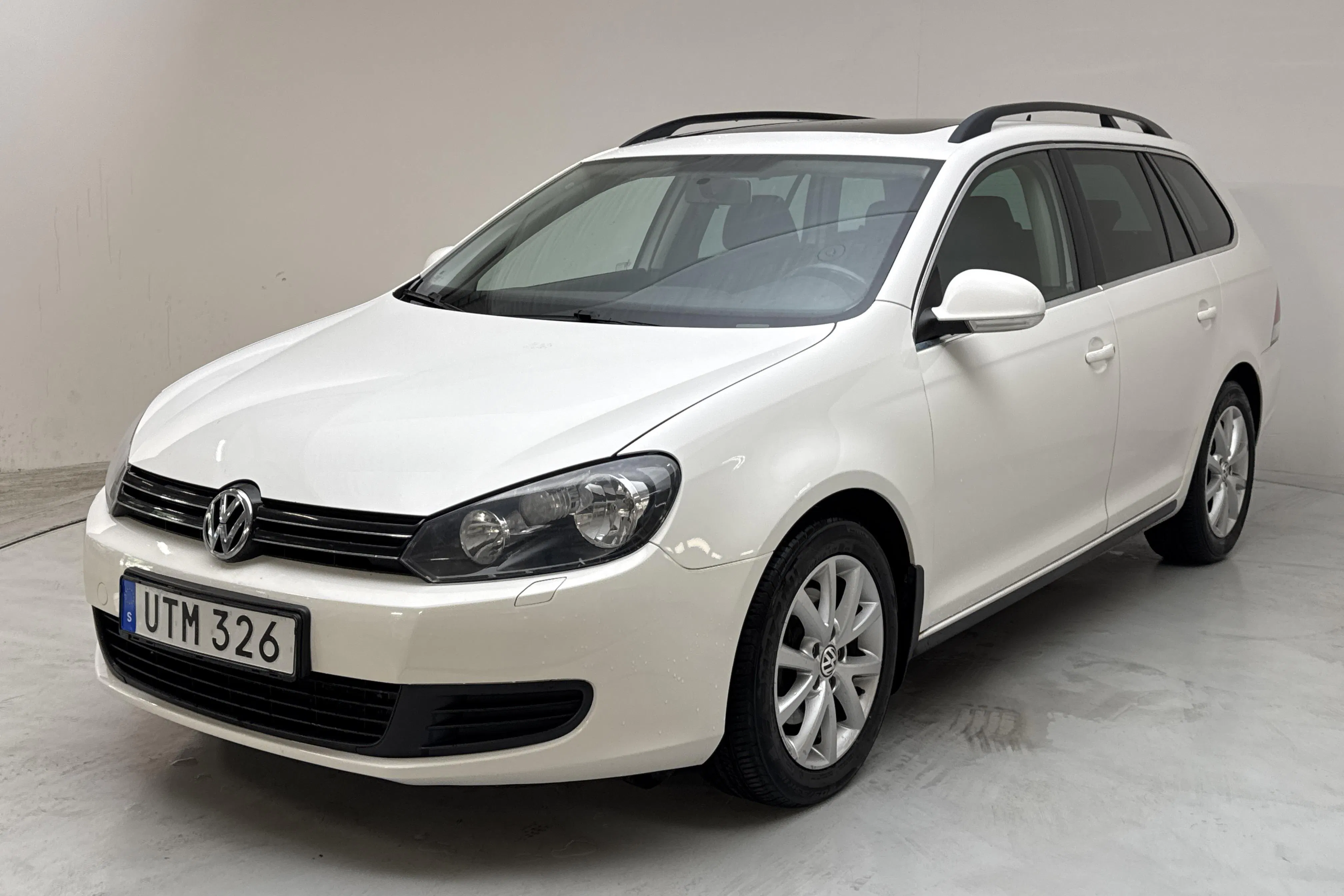 Presentation photo 1 of 12: VW Golf VI 1.4 TSI Variant (122hk) - 163 670 km - Automatic - white - 2012