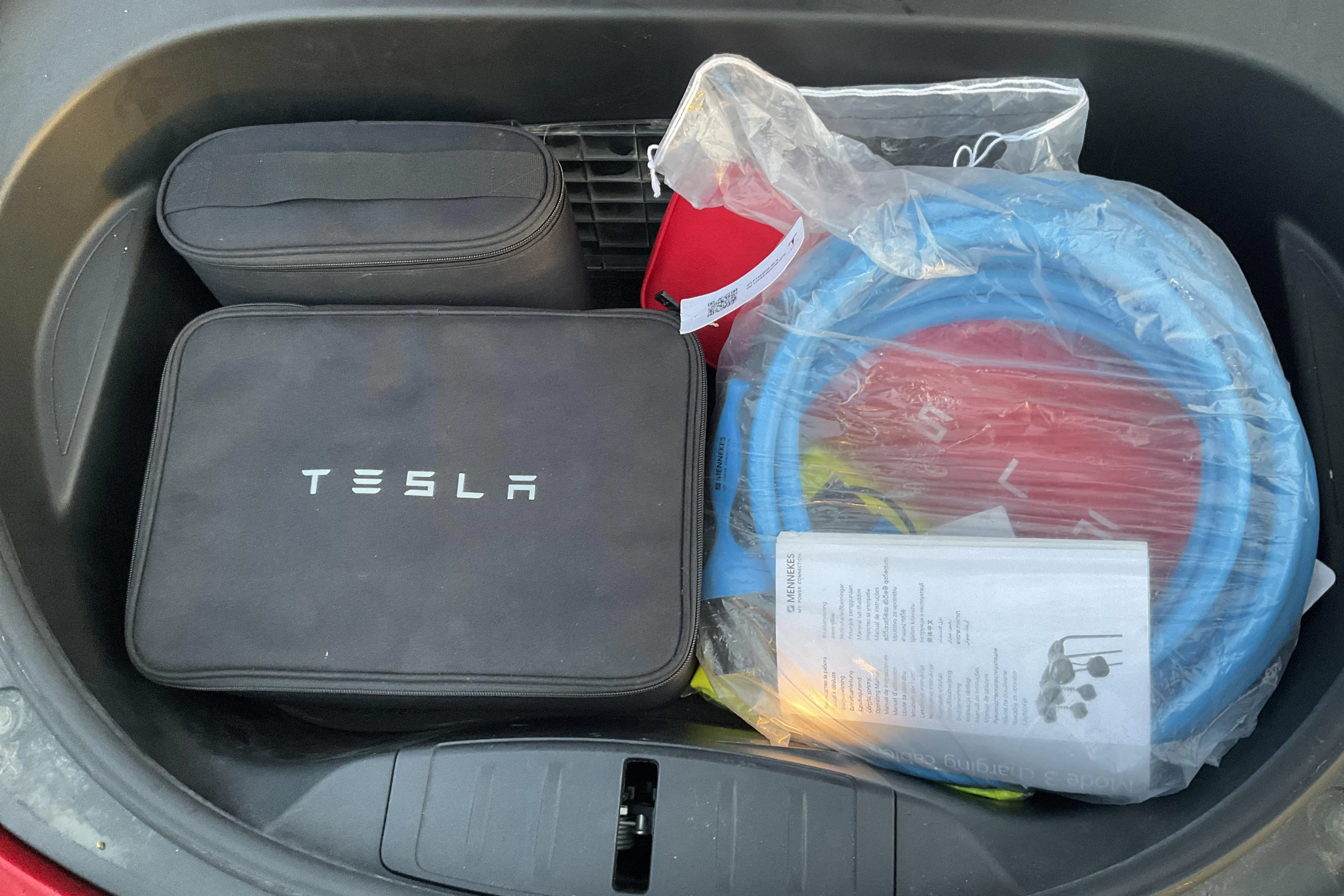 Presentation photo 18 of 18: Tesla Model 3 Long Range Dual Motor AWD - 71 150 km - Automatic - red - 2022