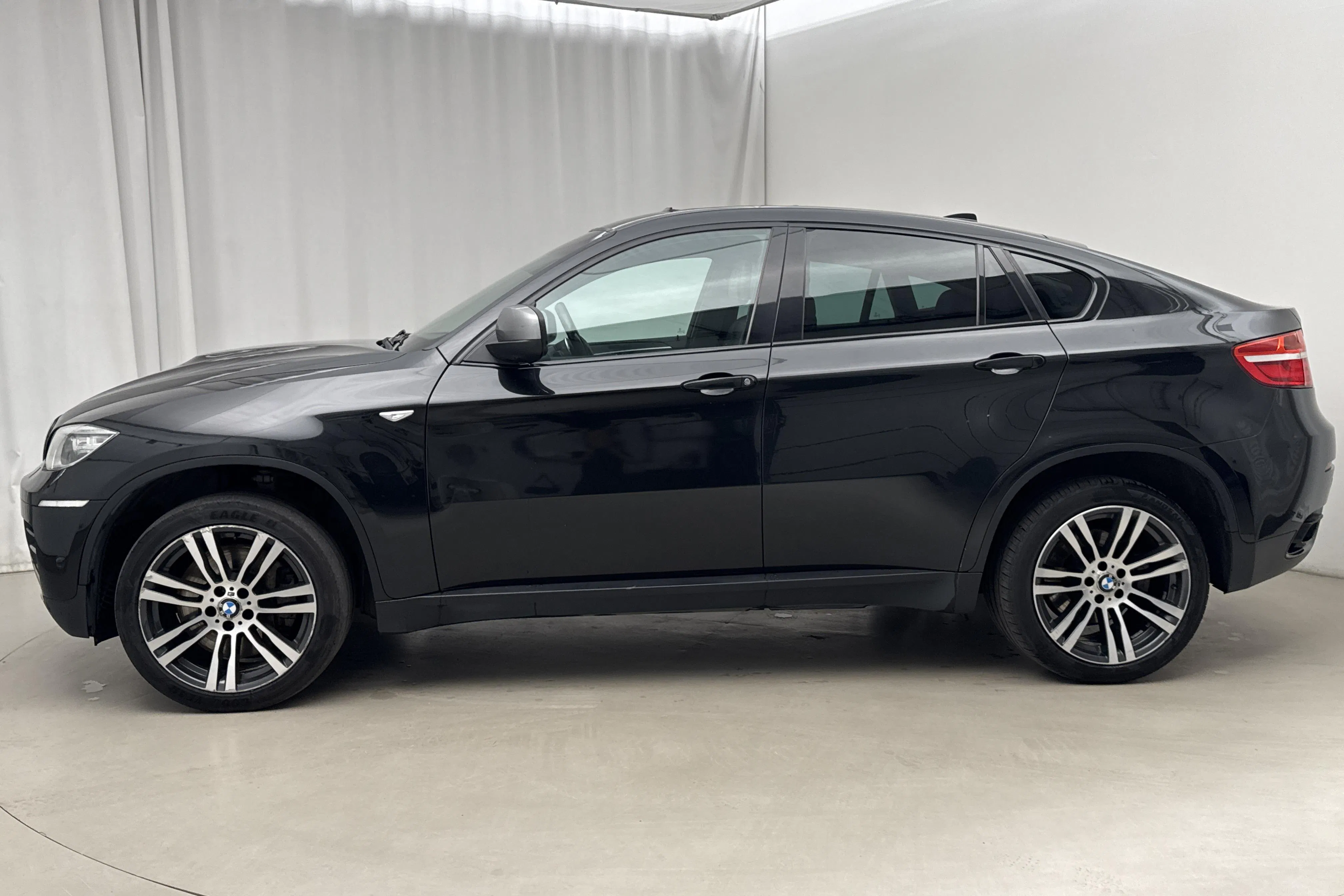 Presentation photo 2 of 15: BMW X6 M50d, E71 (381hk) - 205 450 km - Automatic - black - 2013