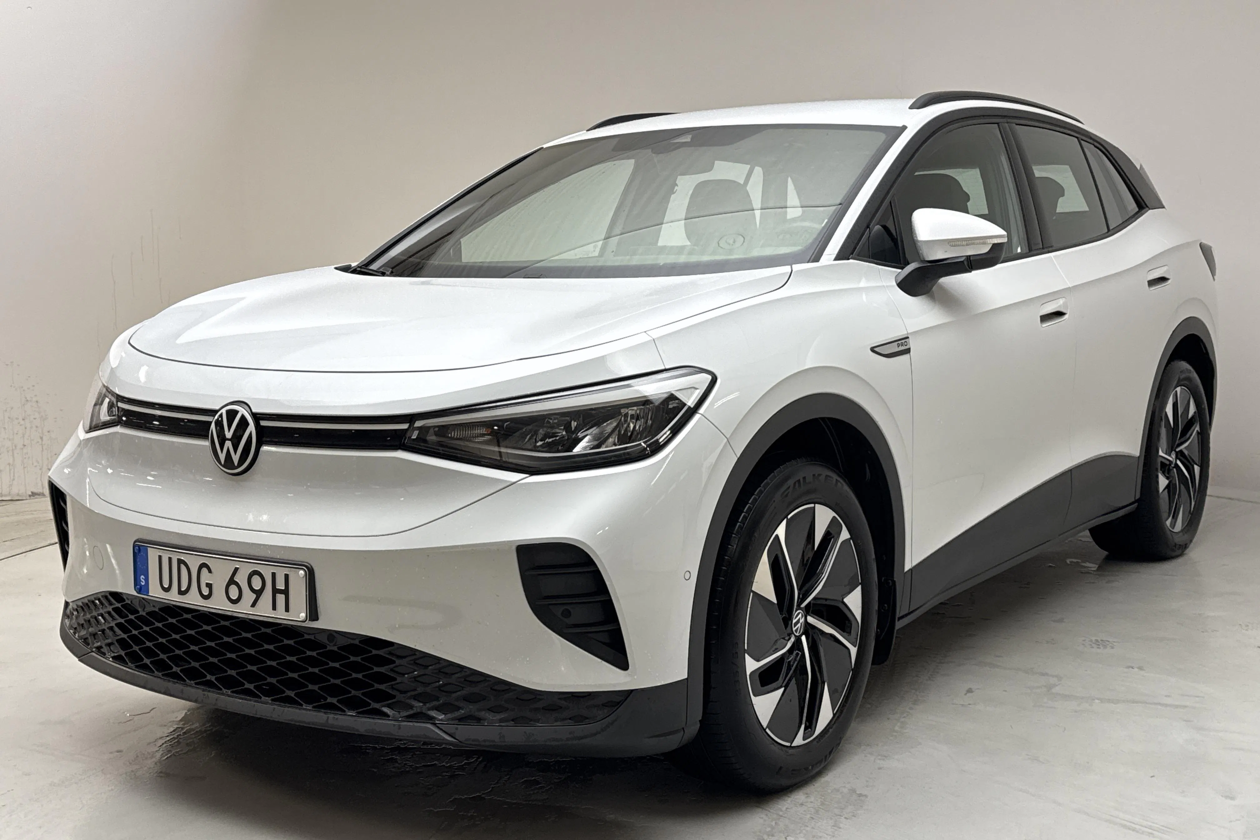 Presentationsfoto 1 av 19: VW ID.4 77kWh (204hk) - 10 533 mil - Automat - vit - 2023