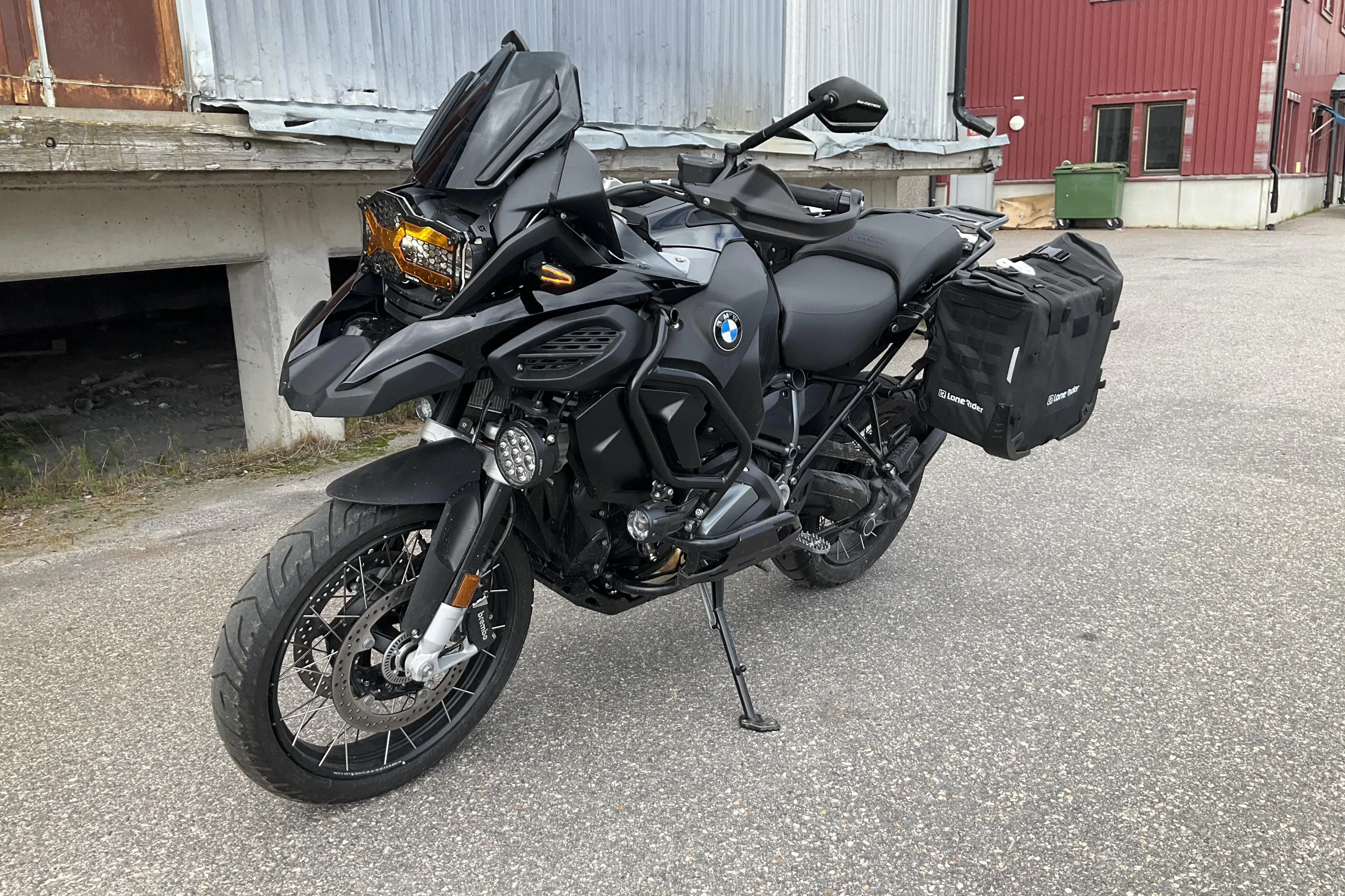 Presentation photo 1 of 18: BMW R 1250 GS ADVENTURE Motorcykel - 1 590 km - Manual - black - 2023