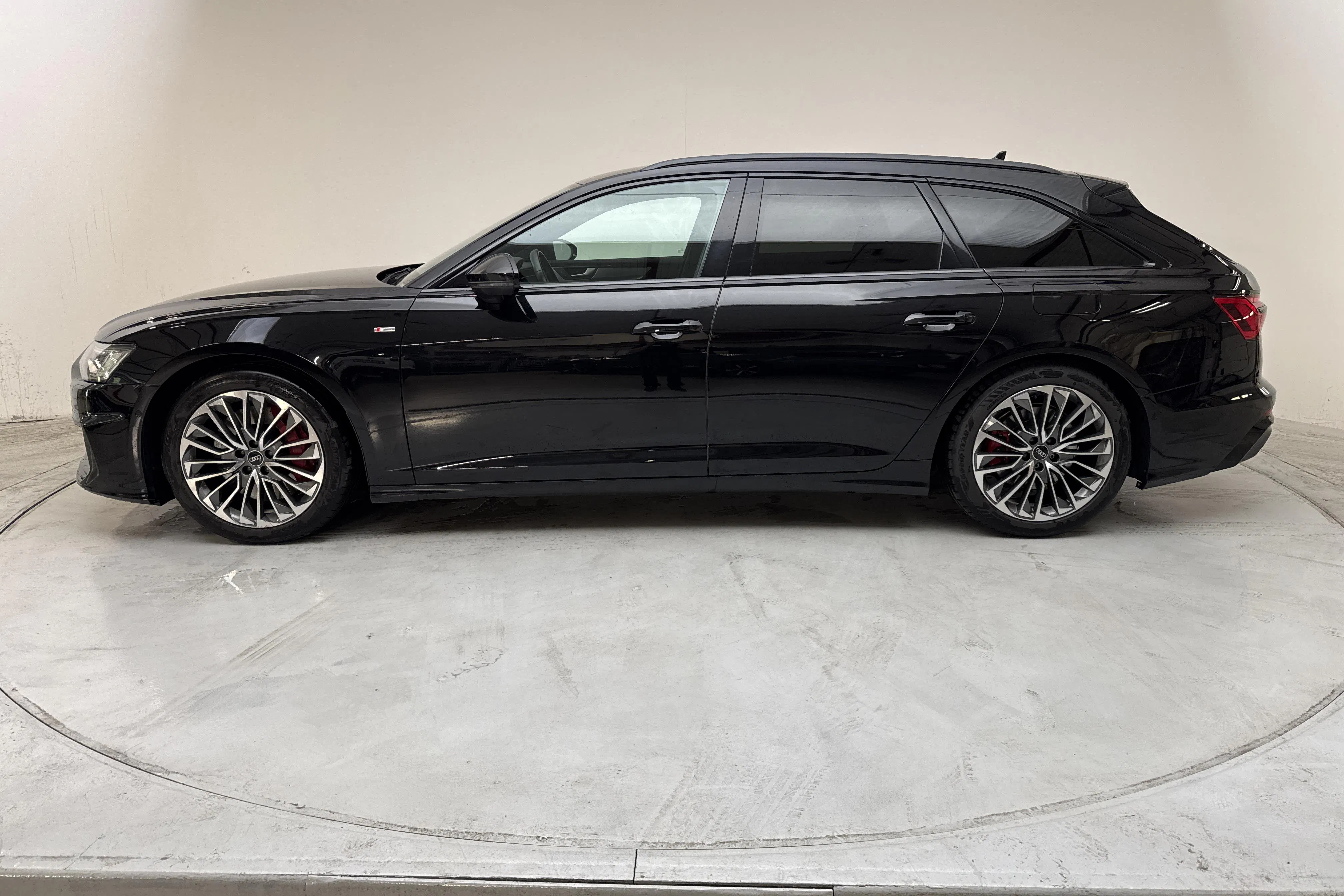 Presentation photo 2 of 16: Audi A6 Avant 55 TFSI e quattro (367hk) - 107 020 km - Automatic - black - 2022