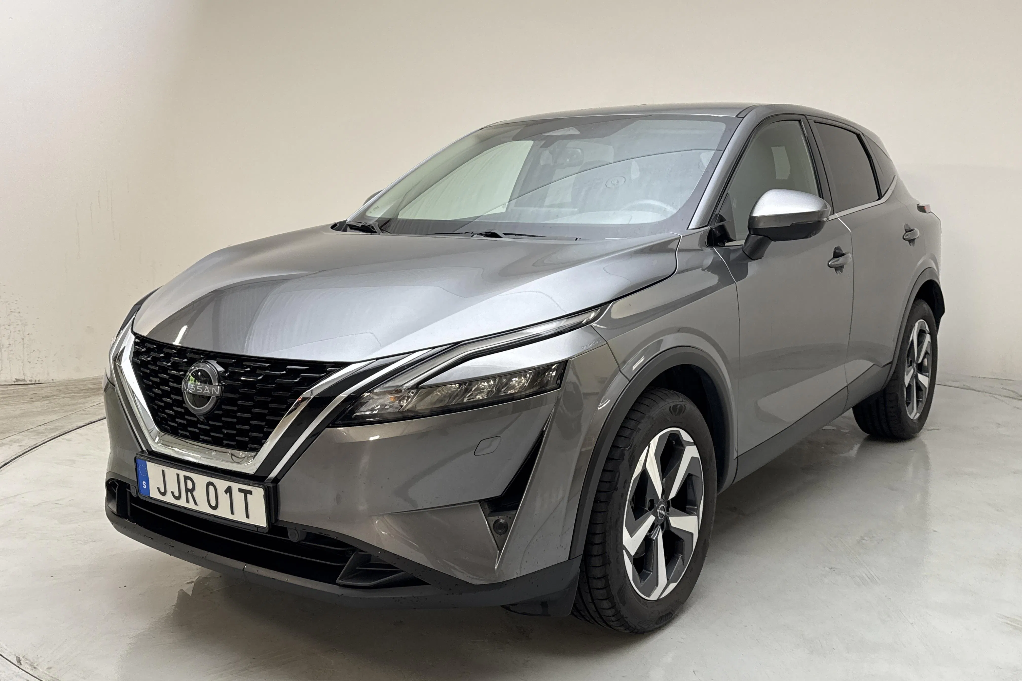 Presentationsfoto 1 av 13: Nissan Qashqai 1.3 MHEV (140hk) - 4 260 mil - Manuell - grå - 2023