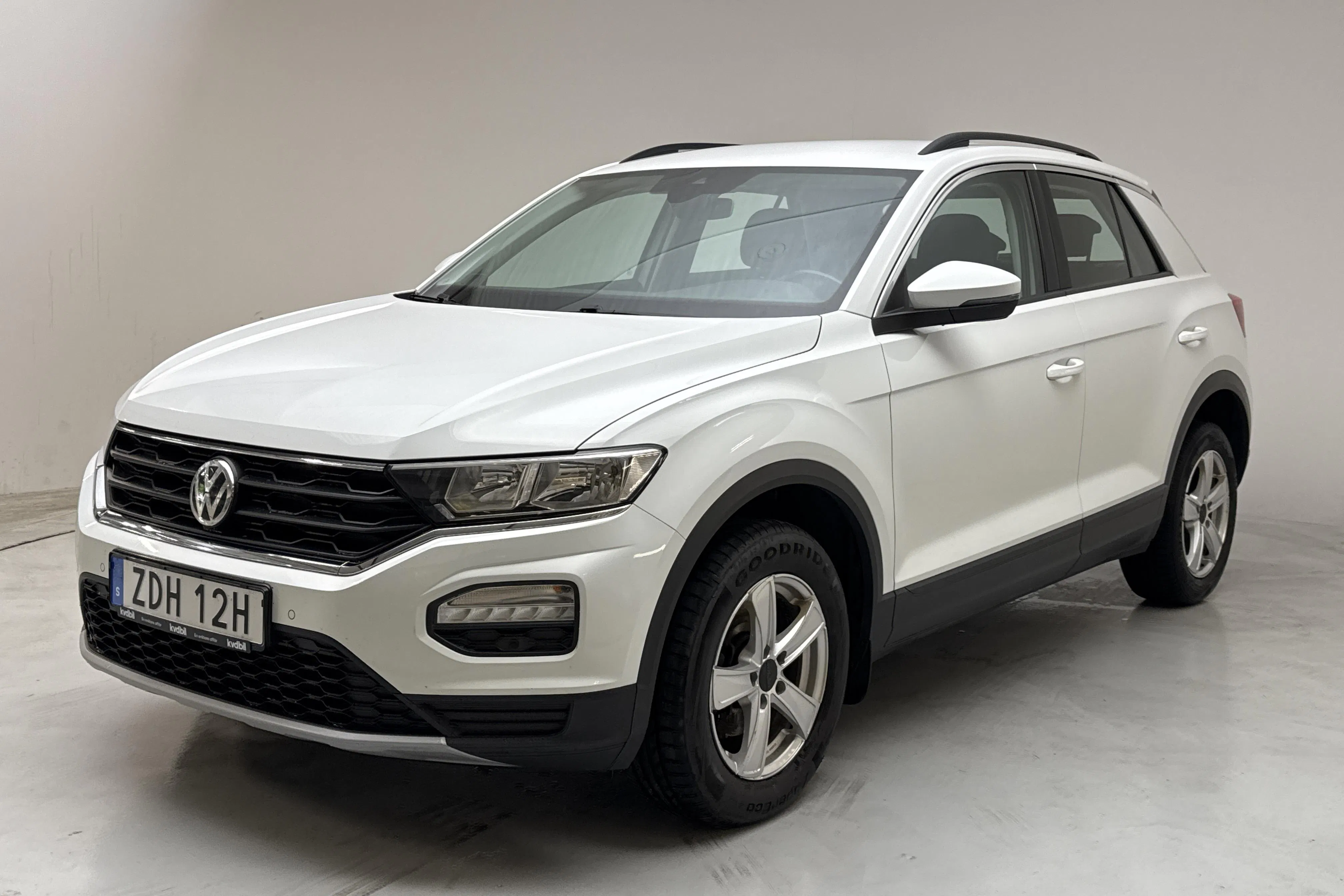 Presentation photo 1 of 12: VW T-Roc 1.0 TSI (115hk) - 141 370 km - Manual - white - 2020