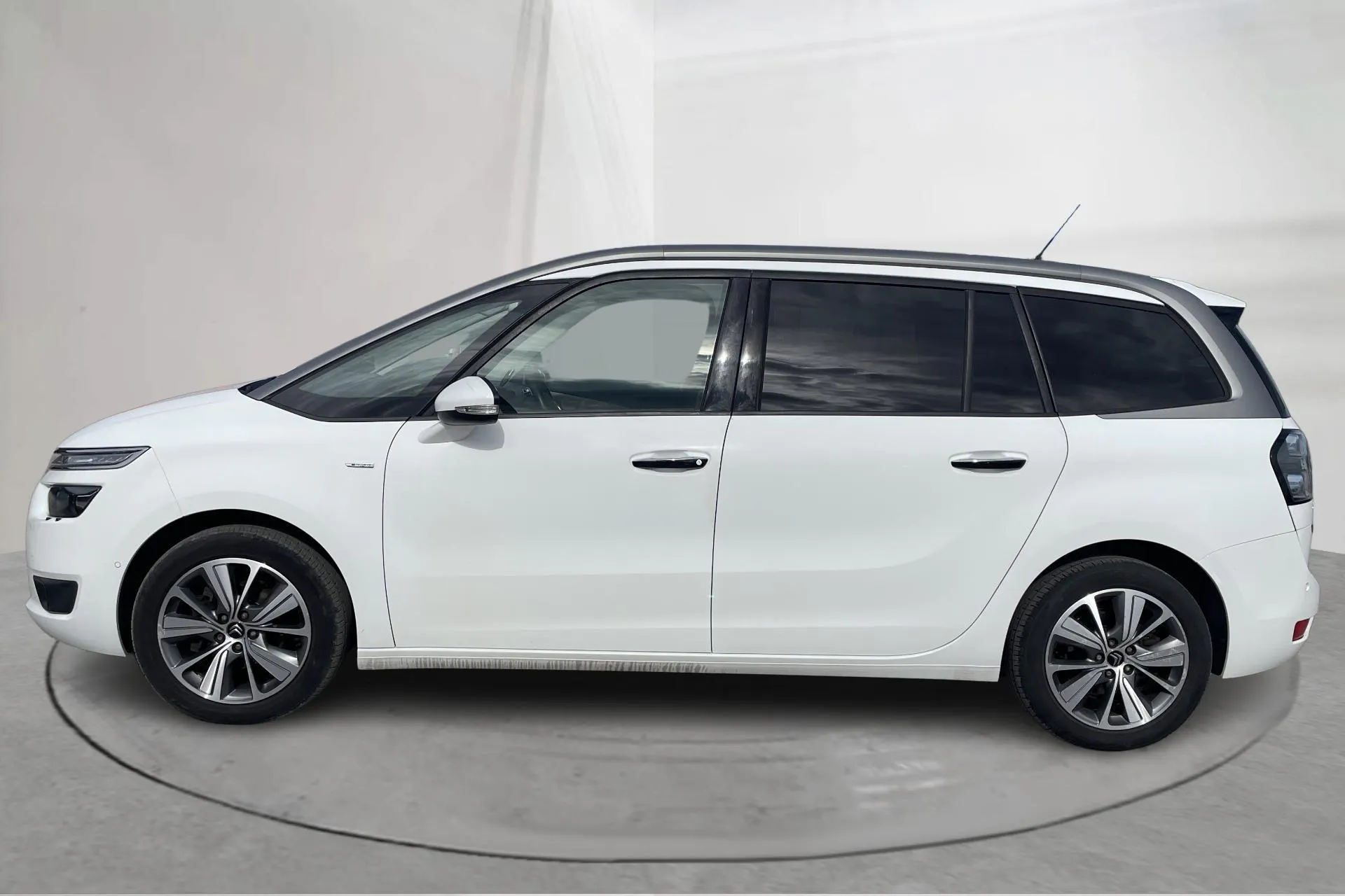 Presentationsfoto 2 av 21: Citroën C4 Grand Picasso 1.6 HDi (115hk) - 7 776 mil - Automat - vit - 2014