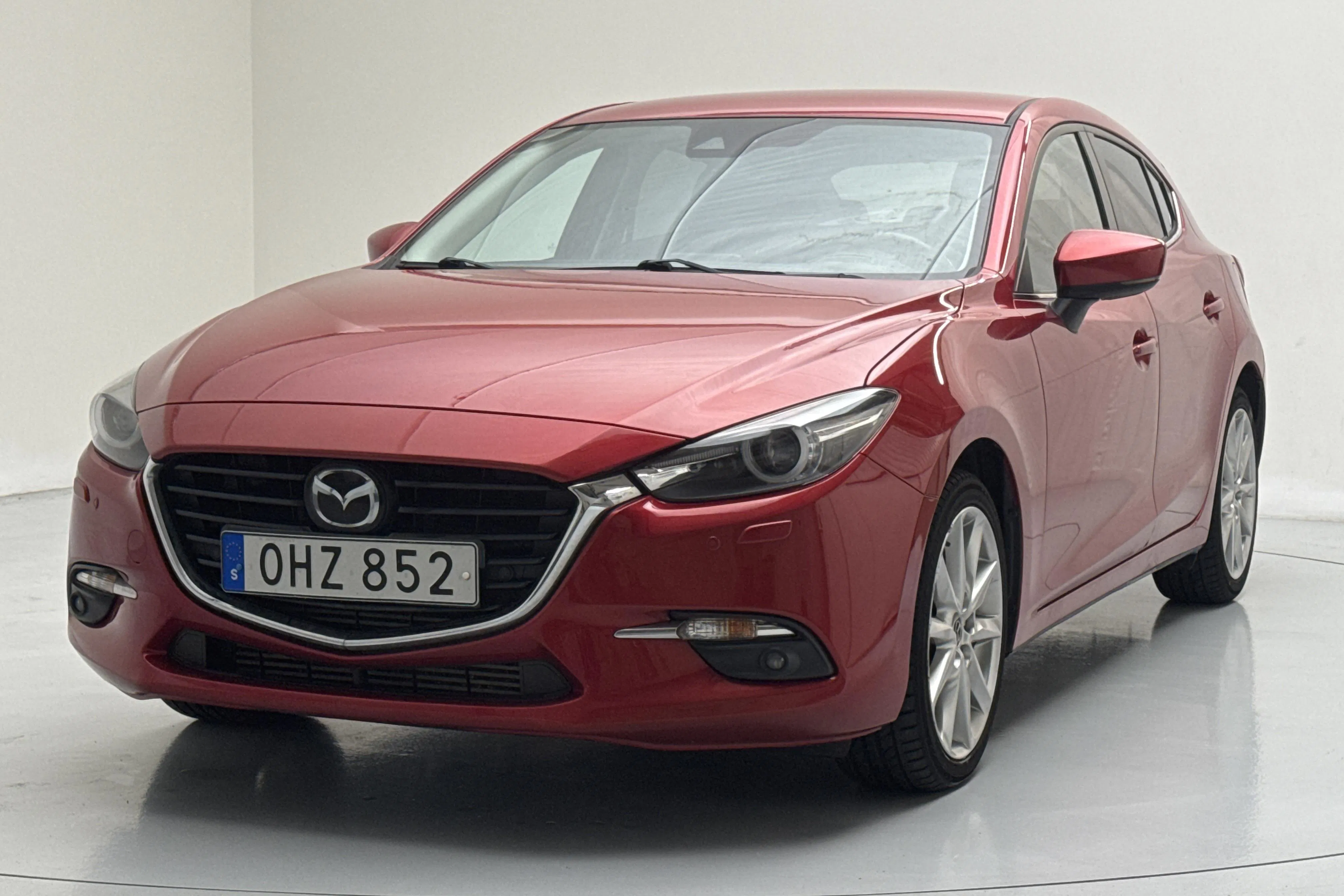 Presentation photo 1 of 14: Mazda 3 2.2 DE 5dr (150hk) - 128 890 km - Automatic - red - 2017