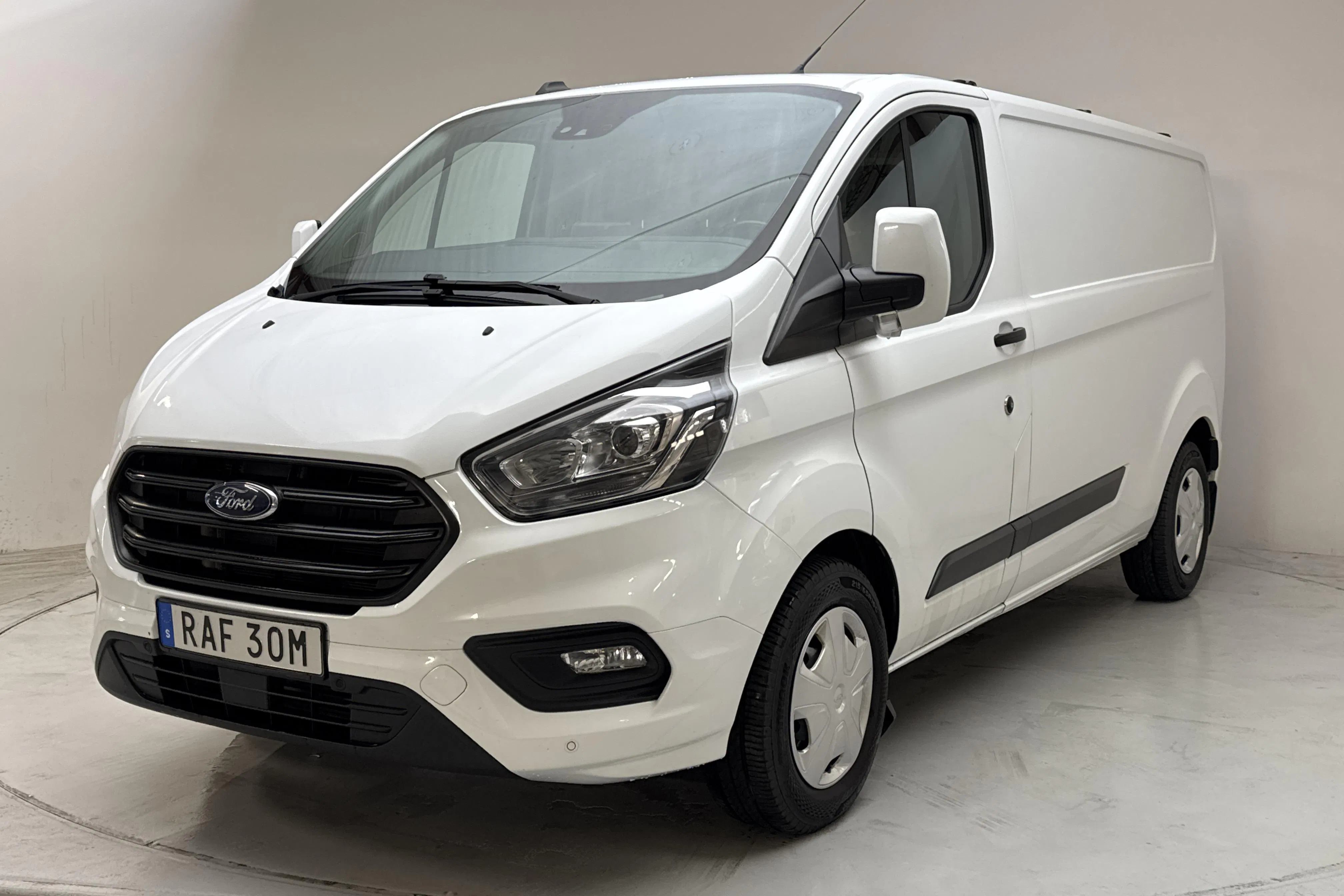 Presentationsfoto 1 av 14: Ford Transit Custom 300 (130hk) - 16 046 mil - Automat - vit - 2023