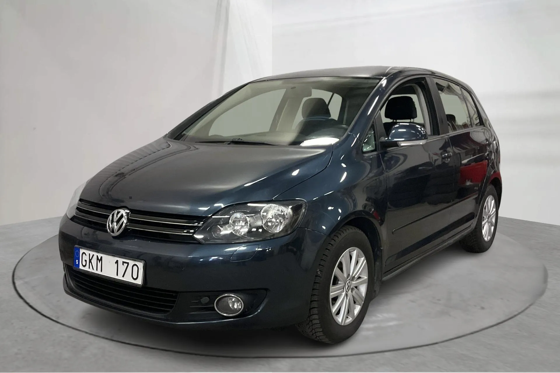 Presentationsfoto 1 av 12: VW Golf VI 1.6 MultiFuel E85 Plus (102hk) - 12 544 mil - Manuell - Mörkgrå - 2011