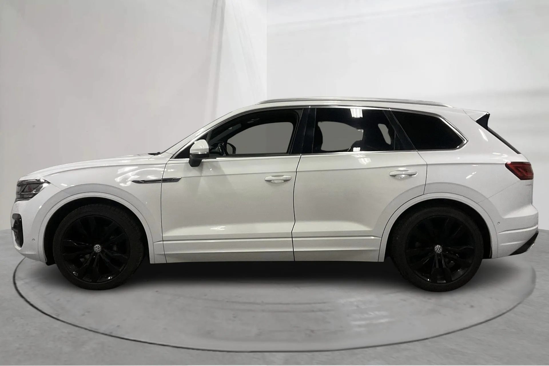 Presentation photo 2 of 22: VW Touareg V6 TDI 4Motion (286hk) - 247 290 km - Automatic - white - 2019