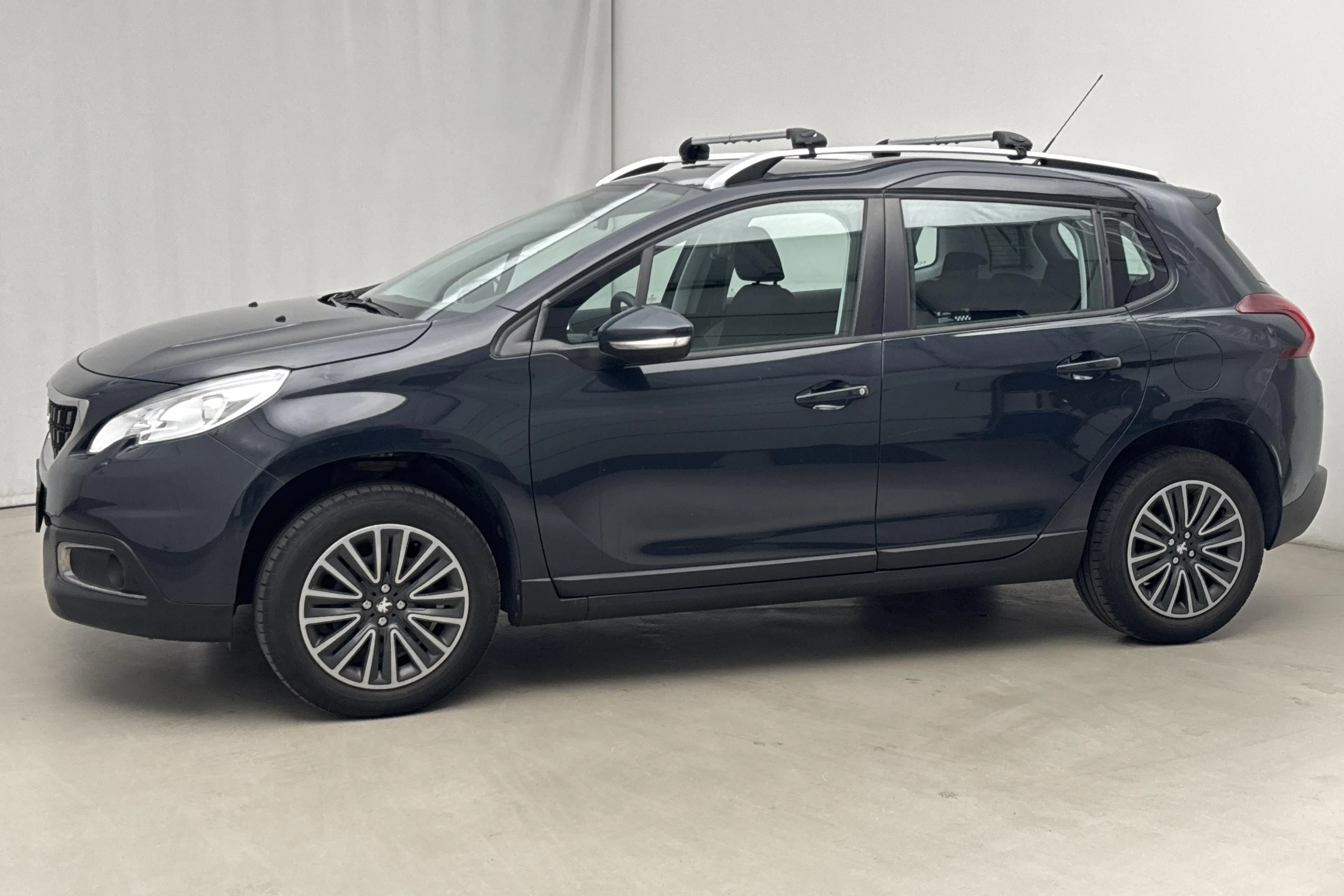 Presentation photo 2 of 14: Peugeot 2008 1.2 VTi (82hk) - 93 580 km - Manual - 2016