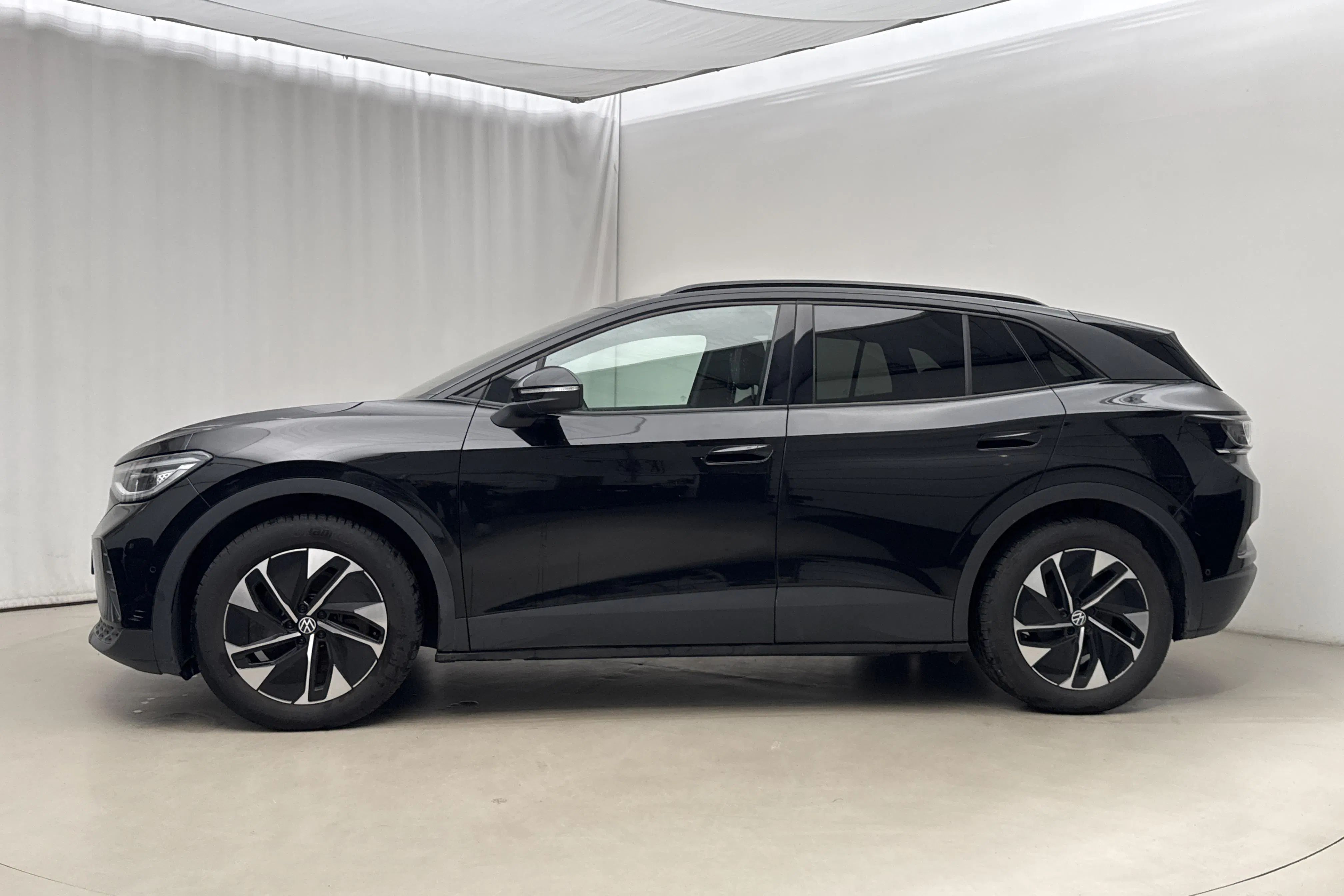 Presentation photo 2 of 22: VW ID.4 77kWh 4Motion (286hk) - 22 750 km - Automatic - black - 2024