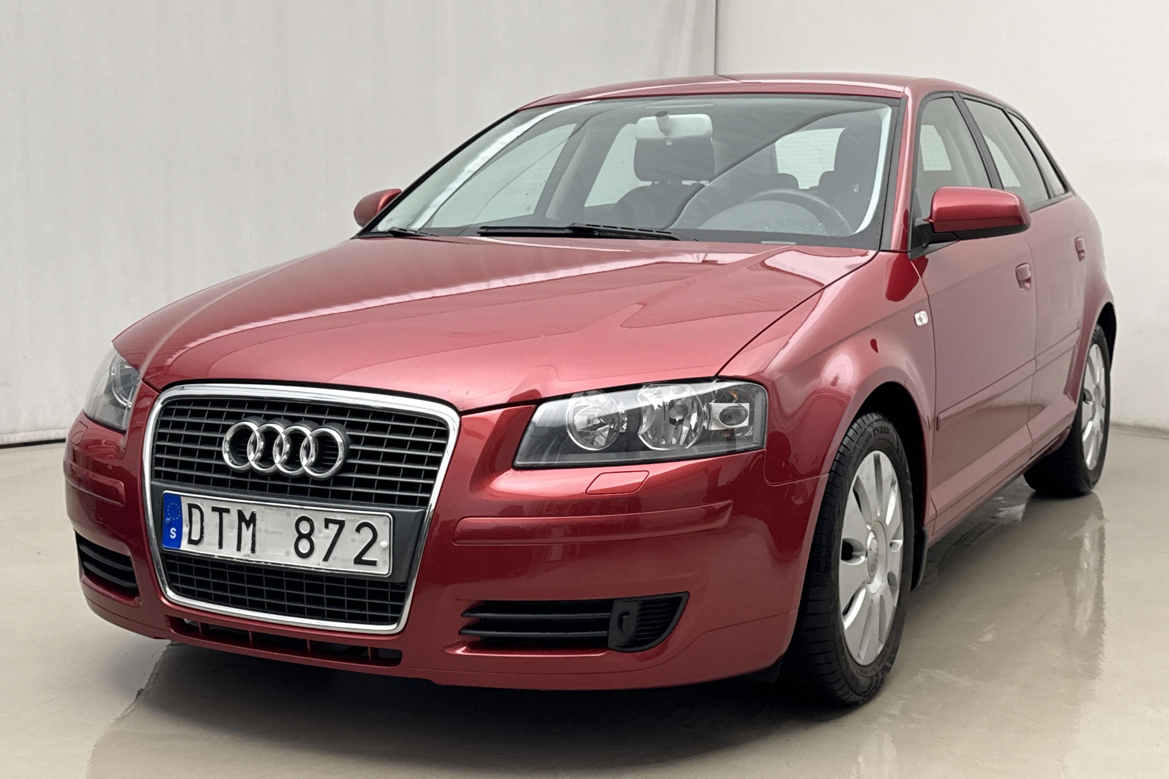 Presentationsfoto 1 av 15: Audi A3 1.9 TDI Sportback (105hk) - 21 345 mil - Manuell - Mörkröd - 2008