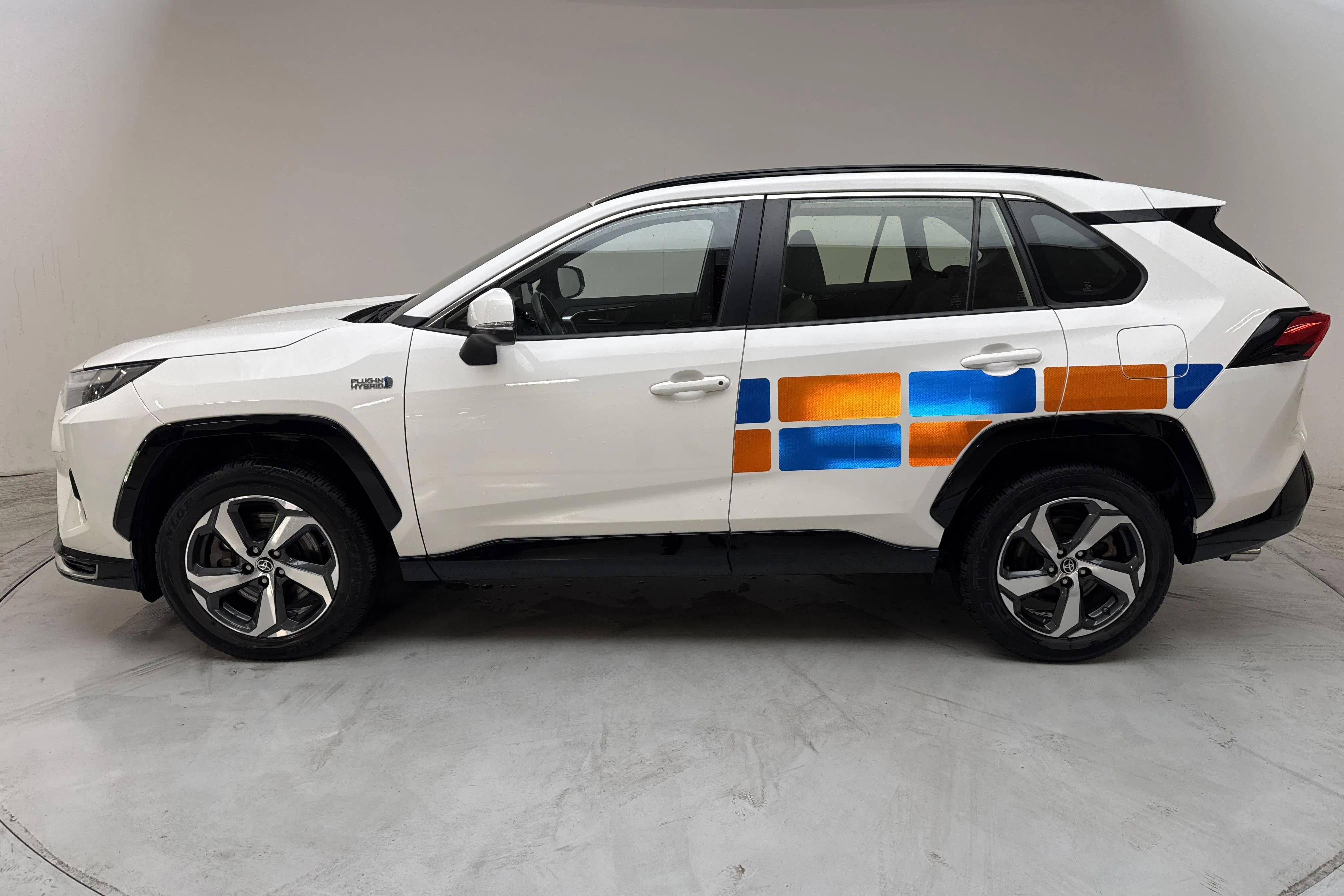 Presentation photo 2 of 15: Toyota RAV4 2.5 Plug-in Hybrid AWDi (306hk) - 29 330 km - Automatic - white - 2023