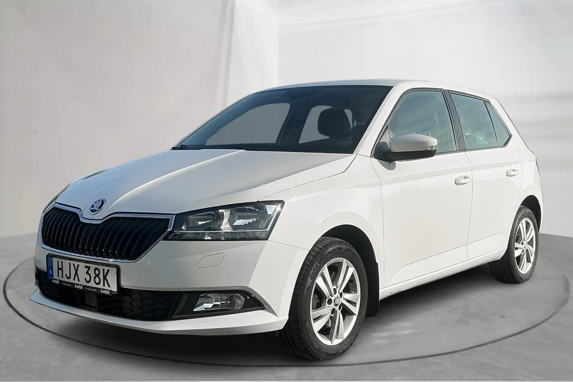 Presentation photo 1 of 14: Skoda Fabia 1.0 TSI 5dr (95hk) - 38 250 km - Automatic - white - 2021