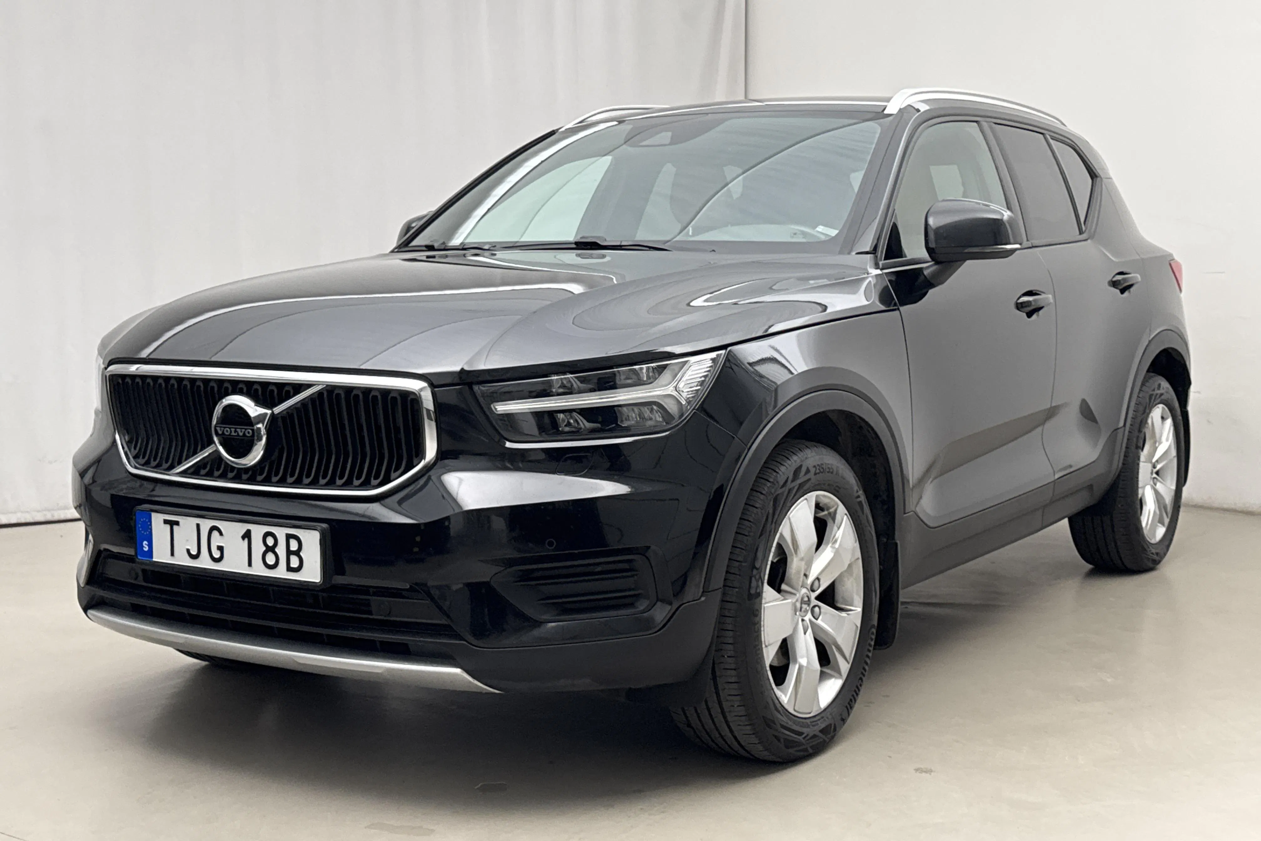 Presentation photo 1 of 17: Volvo XC40 D3 2WD (150hk) - 136 550 km - Automatic - black - 2020