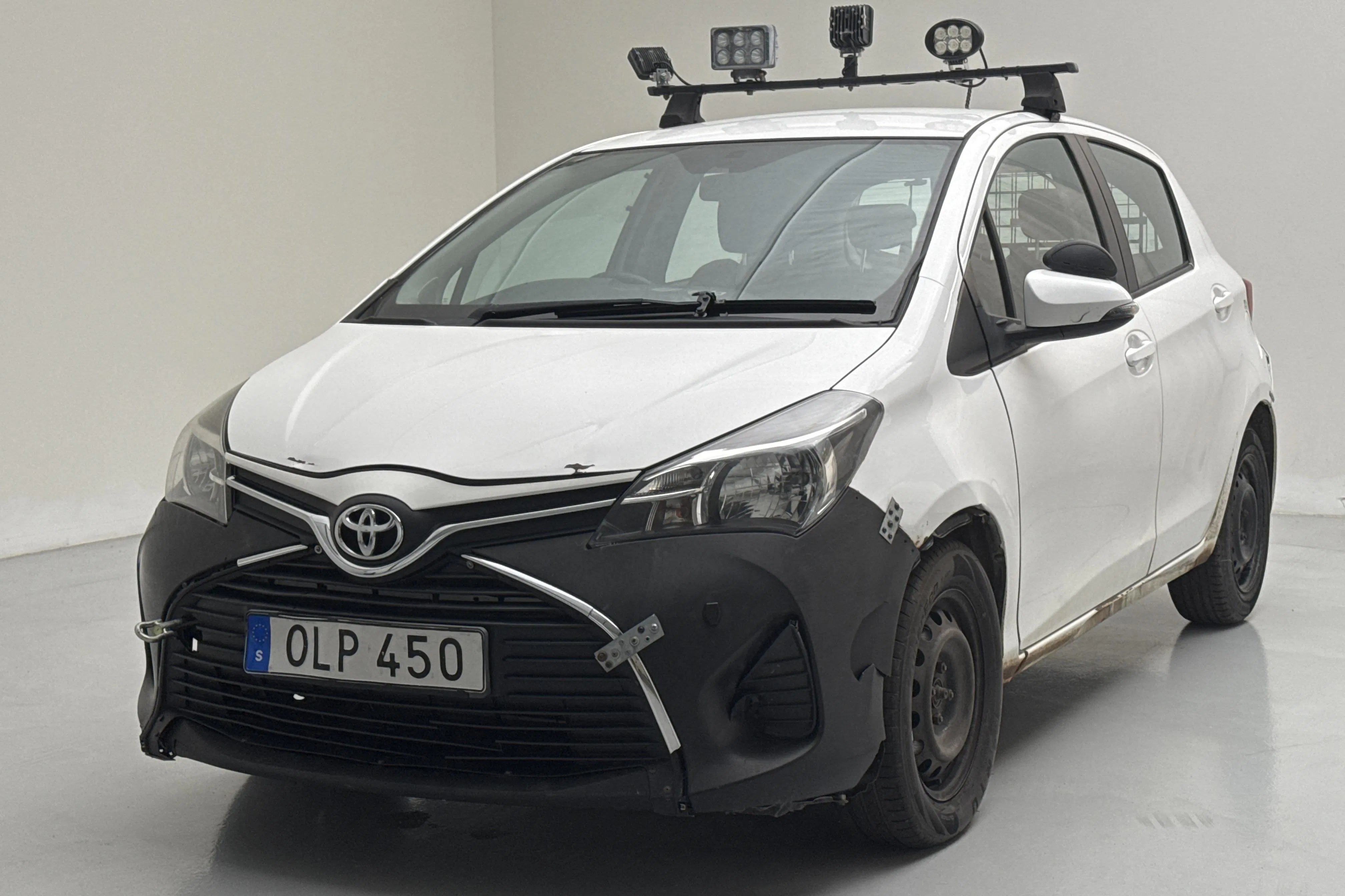Presentationsfoto 1 av 11: Toyota Yaris 1.33 5dr (100hk) - 18 024 mil - Automat - vit - 2016