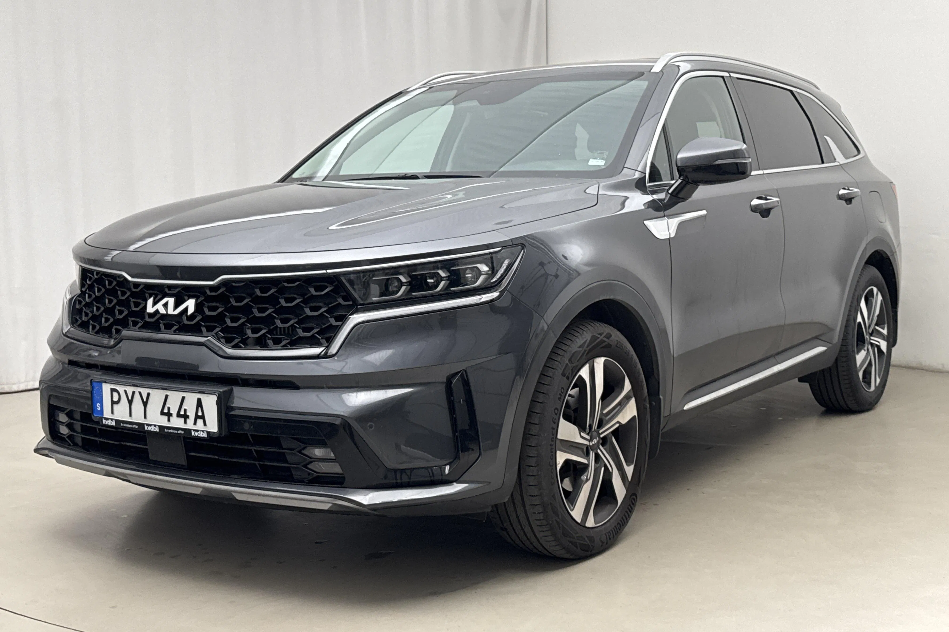 Presentation photo 1 of 24: KIA Sorento 1.6 T-GDi Plug-in Hybrid AWD (265hk) - 95 820 km - Automatic - gray - 2023