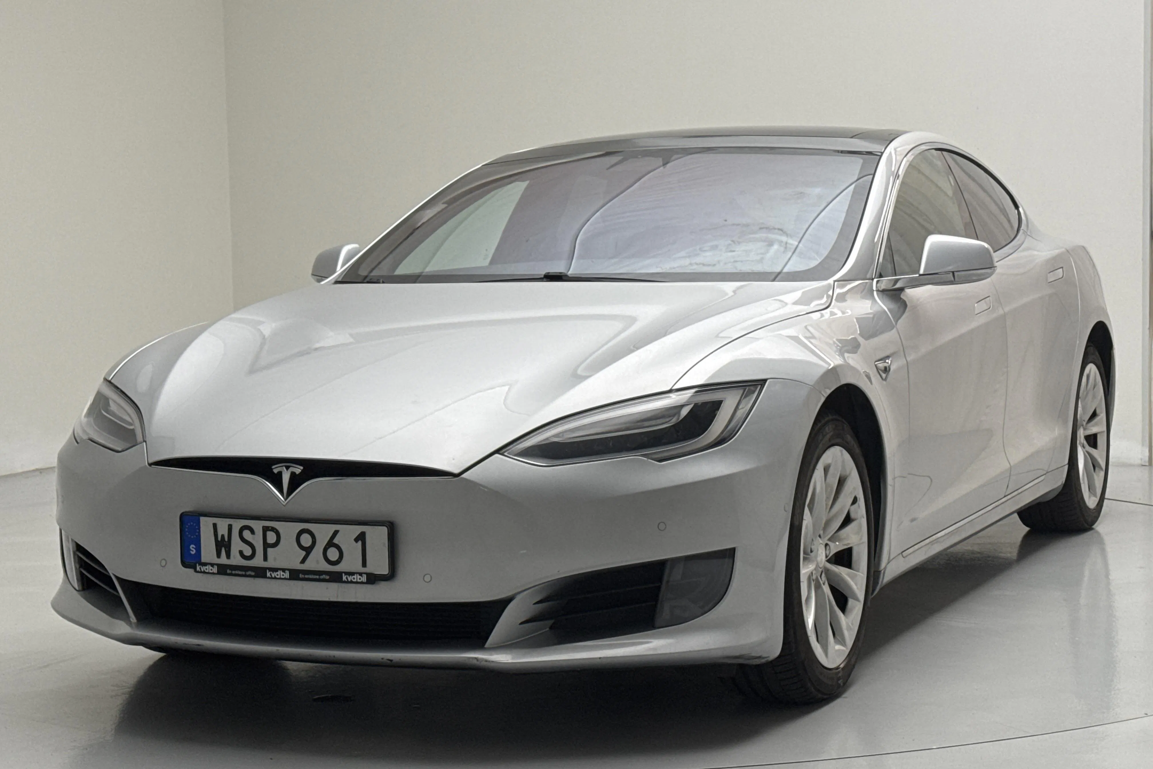 Presentationsfoto 1 av 18: Tesla Model S 75 - 18 135 mil - Automat - grå - 2017