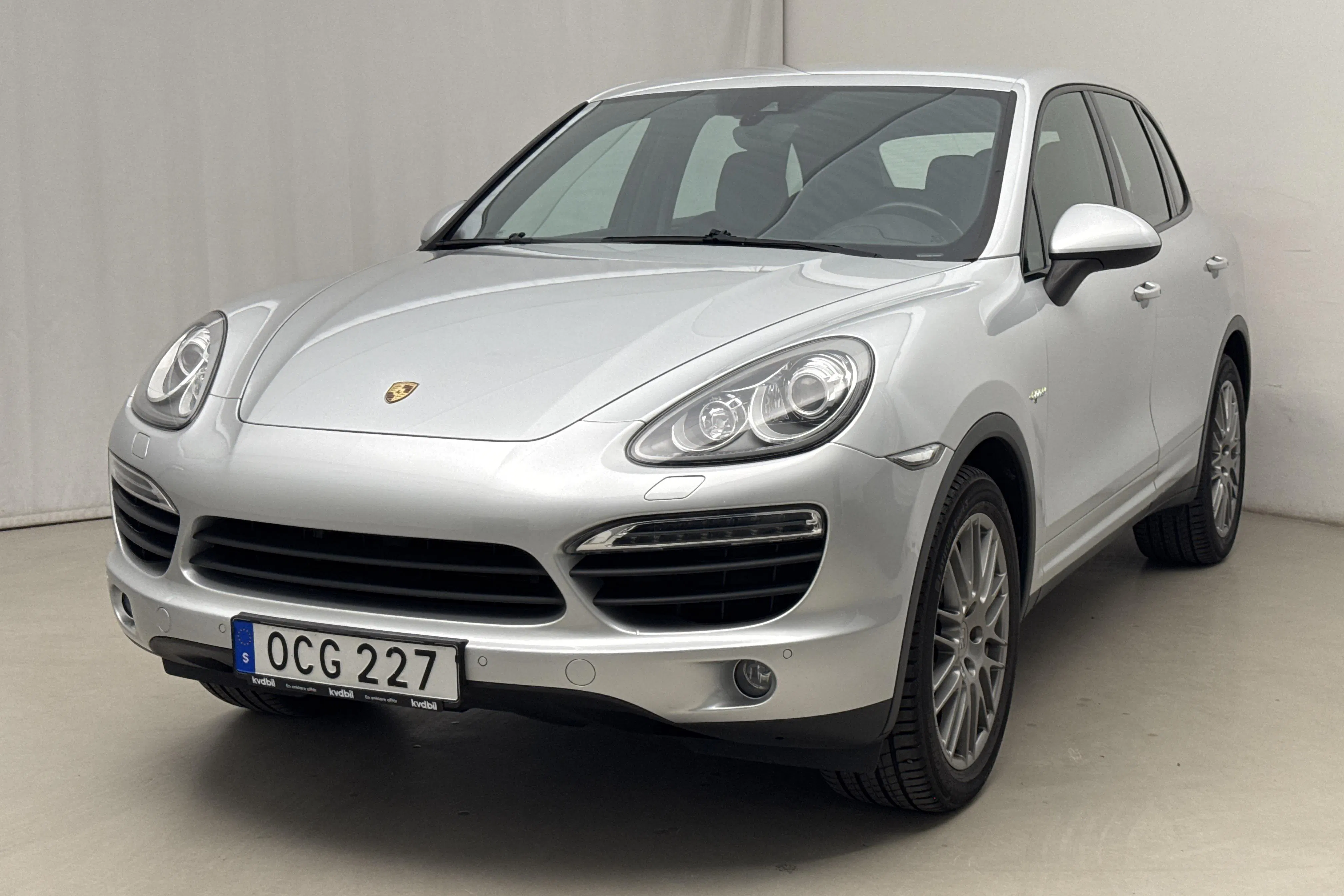 Presentation photo 1 of 17: Porsche Cayenne S Hybrid (333hk) - 129 020 km - Automatic - silver - 2014