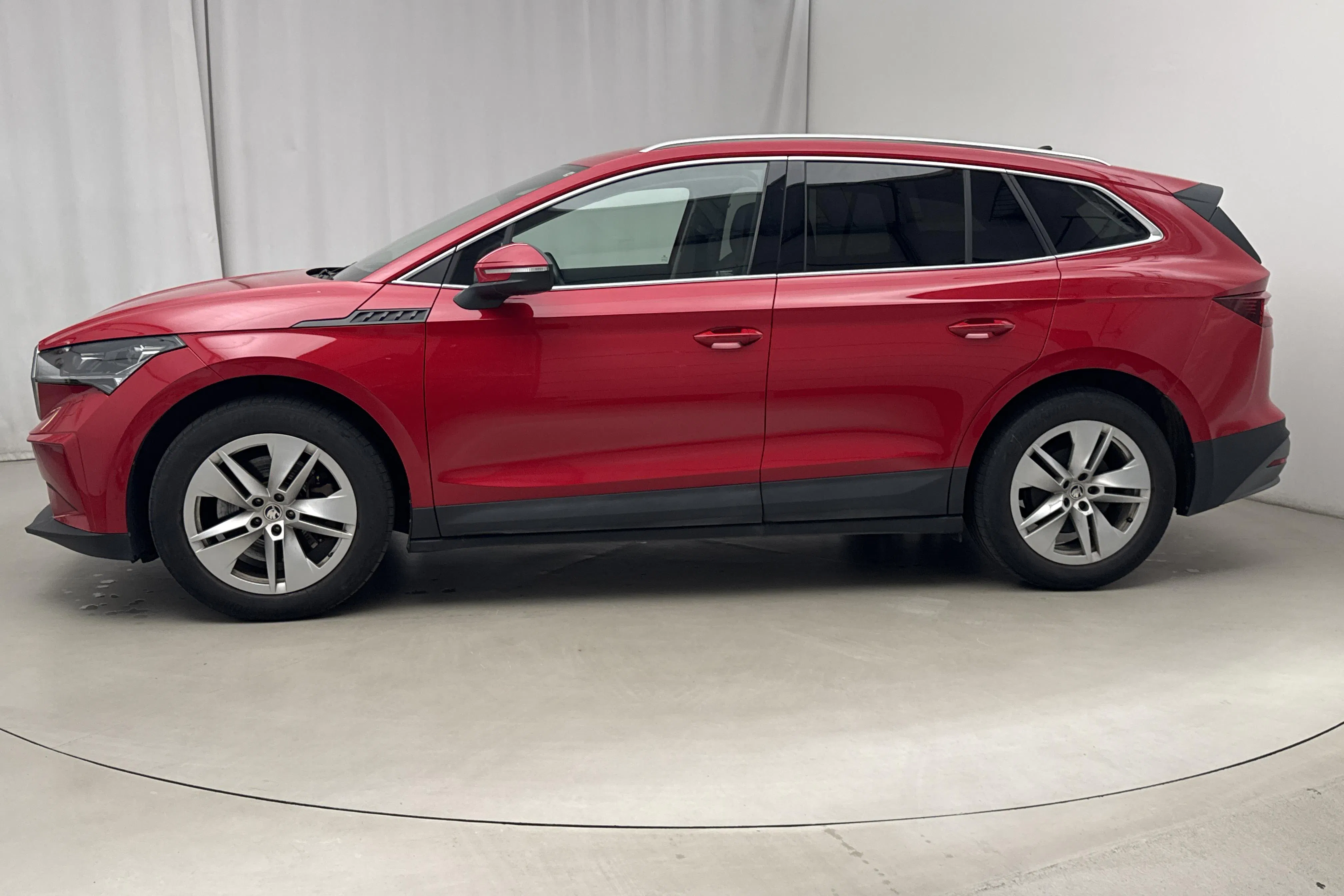 Presentation photo 2 of 19: Skoda Enyaq iV 80 (204hk) - 69 960 km - Automatic - red - 2023