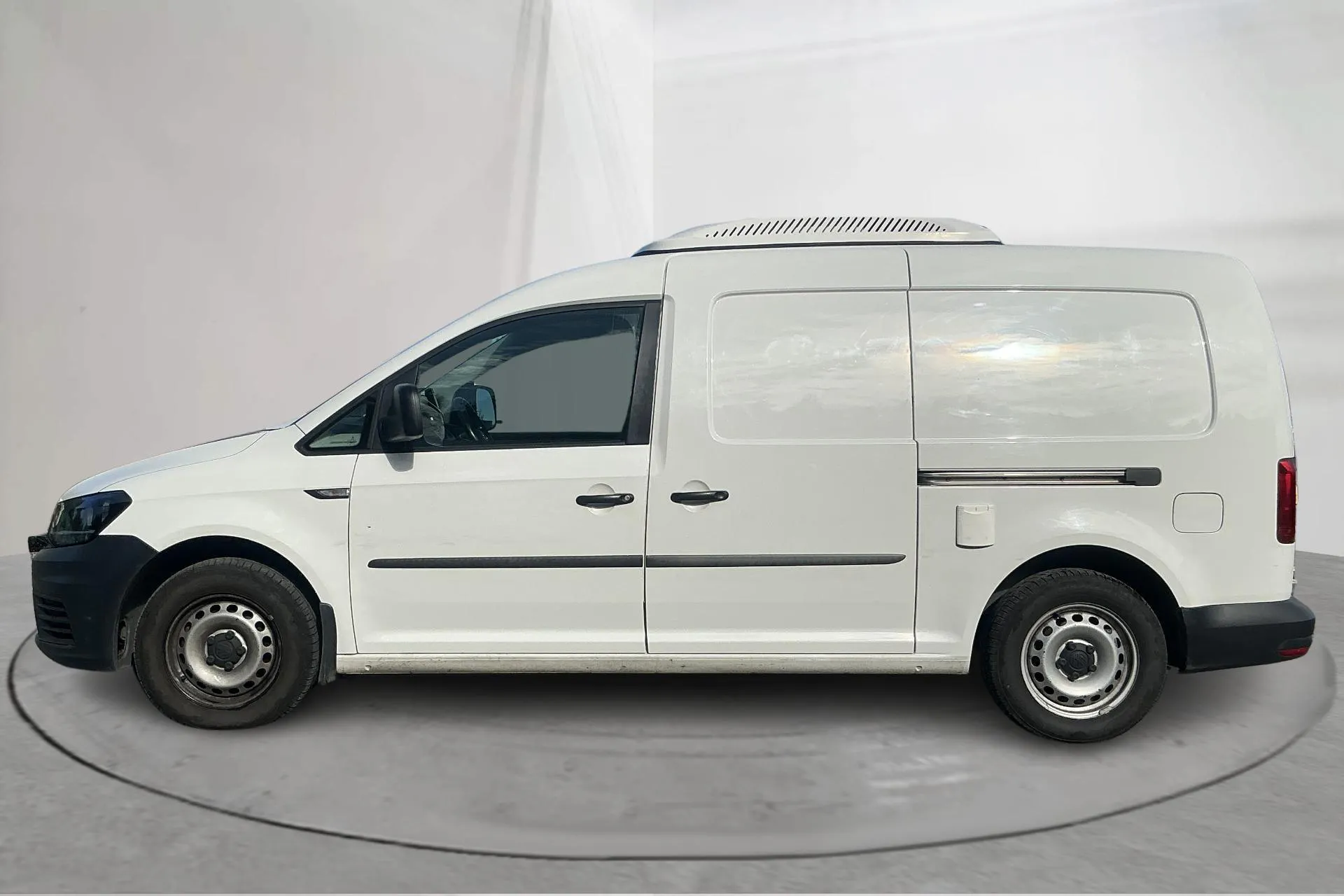 Presentationsfoto 2 av 19: VW Caddy 2.0 TDI Maxi Skåp (102hk) - 12 254 mil - Automat - vit - 2018
