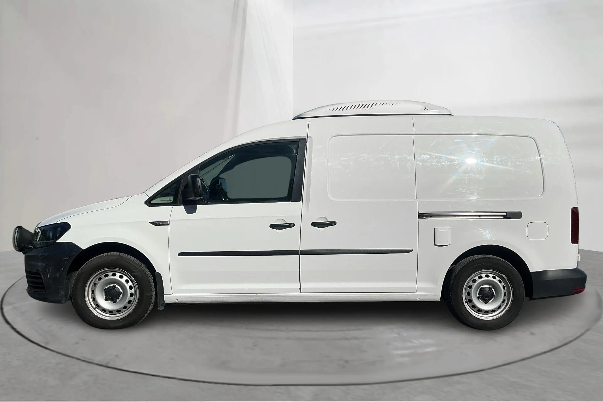 Presentation photo 2 of 19: VW Caddy 2.0 TDI Maxi Skåp (102hk) - 12 472 Scandinavian mile - Automatic - white - 2018