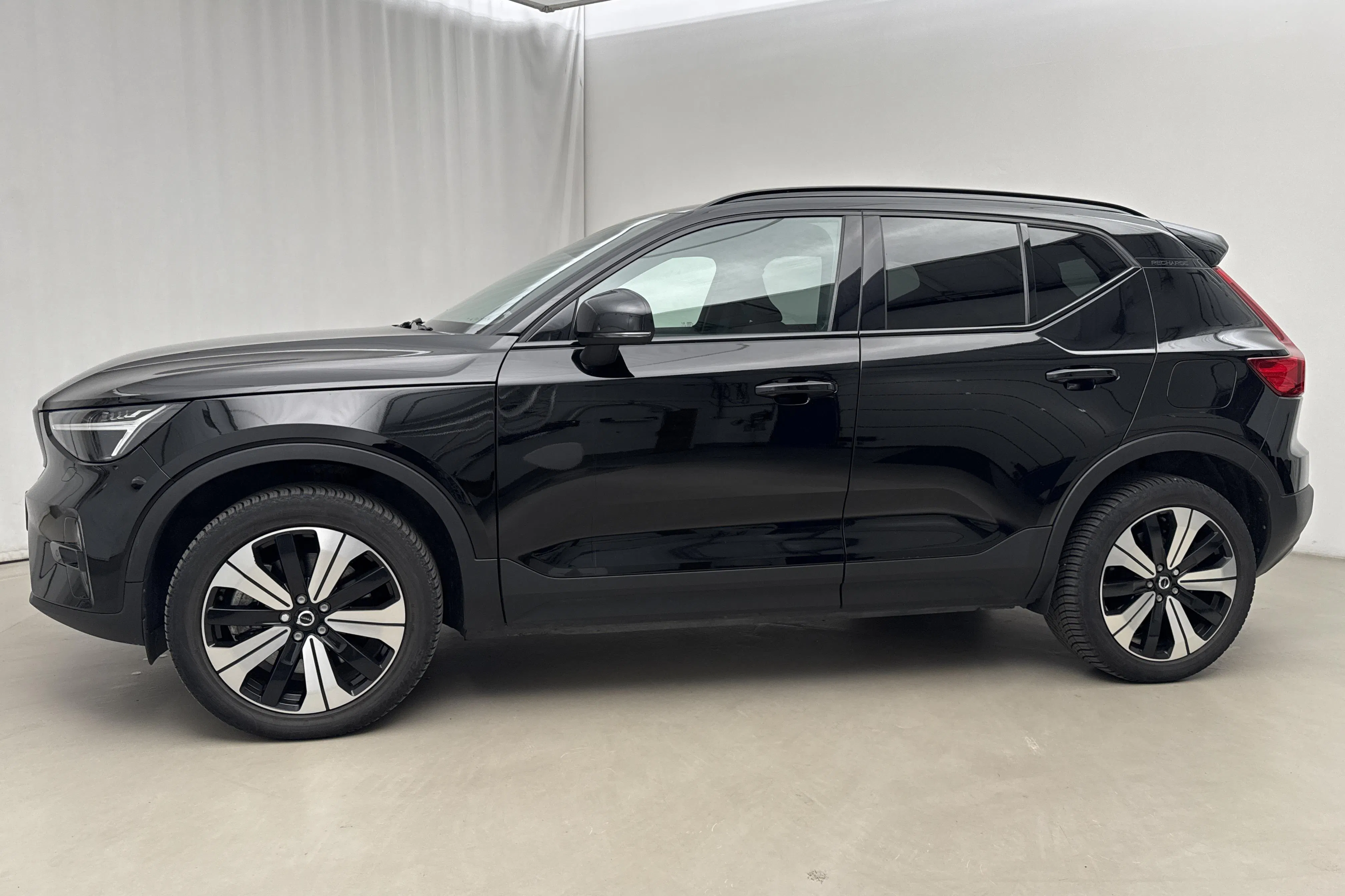 Presentation photo 2 of 24: Volvo XC40 P8 Recharge Twin AWD (408hk) - 70 570 km - Automatic - black - 2023