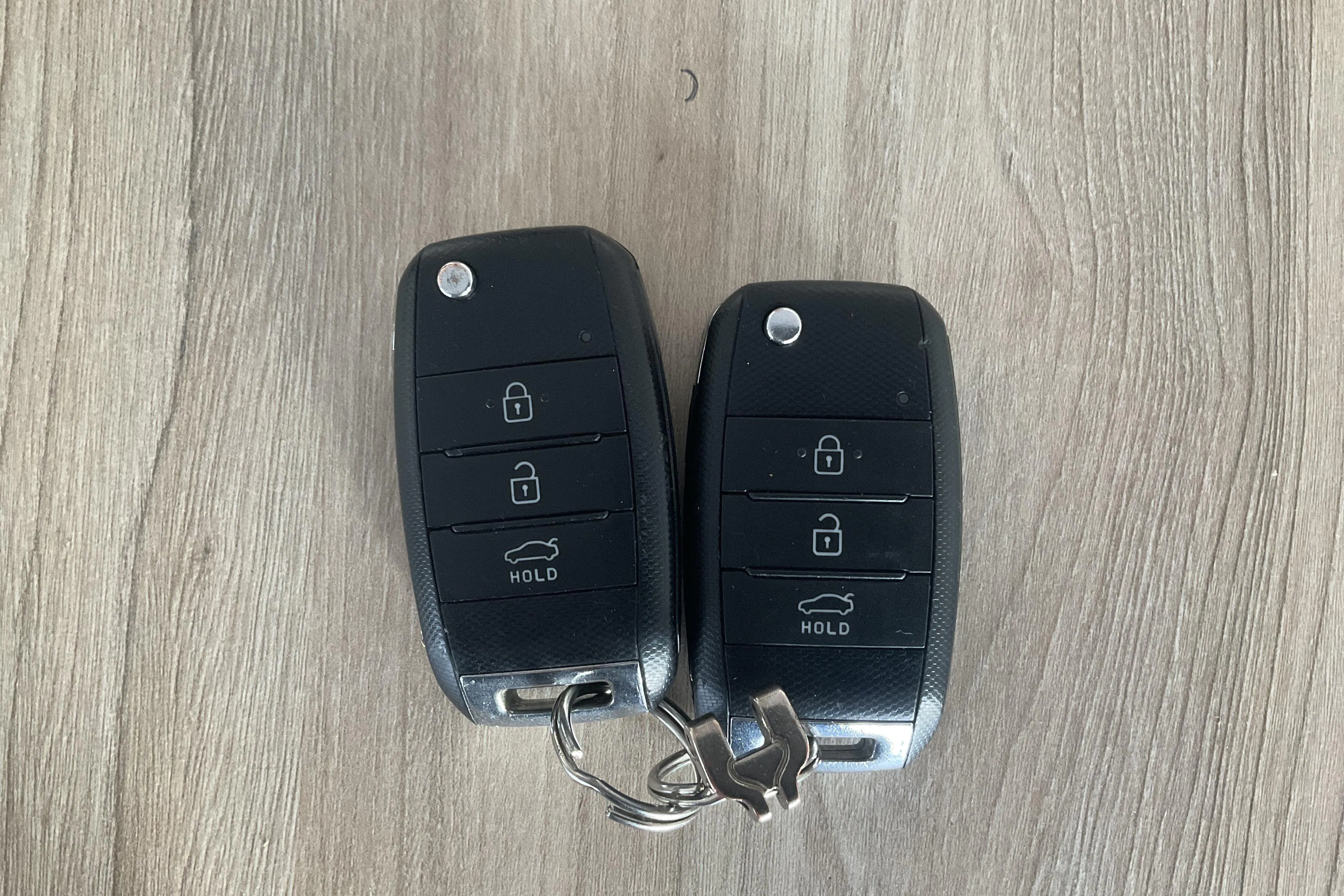 Presentationsfoto 15 av 15: KIA Rio 1.2 (85hk) - 7 505 mil - Manuell - röd - 2015
