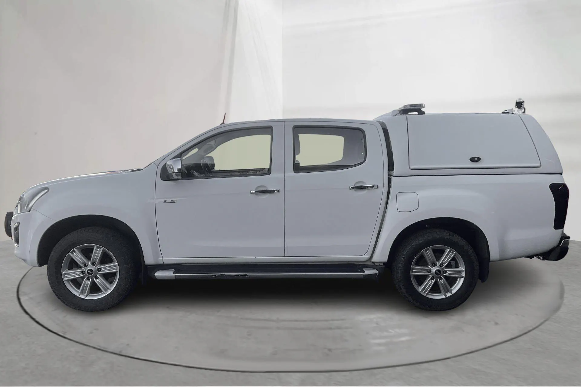 Presentationsfoto 2 av 16: Isuzu D-MAX 1.9 DDI 4WD (163hk) - 24 816 mil - Manuell - vit - 2018
