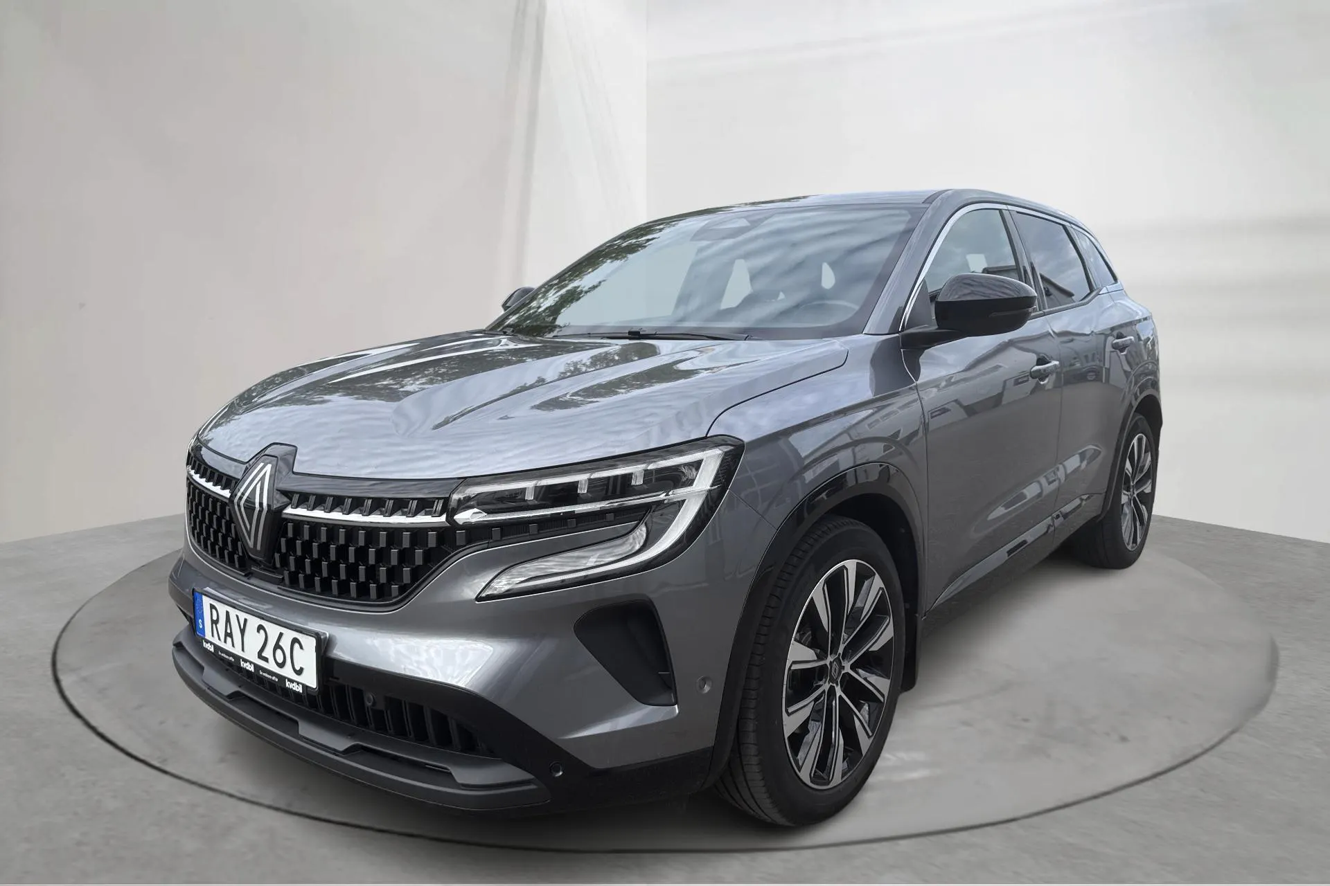 Presentationsfoto 1 av 15: Renault Austral 1.2 E-Tech MHEV (200hk) - 2 565 mil - Automat - grå - 2024