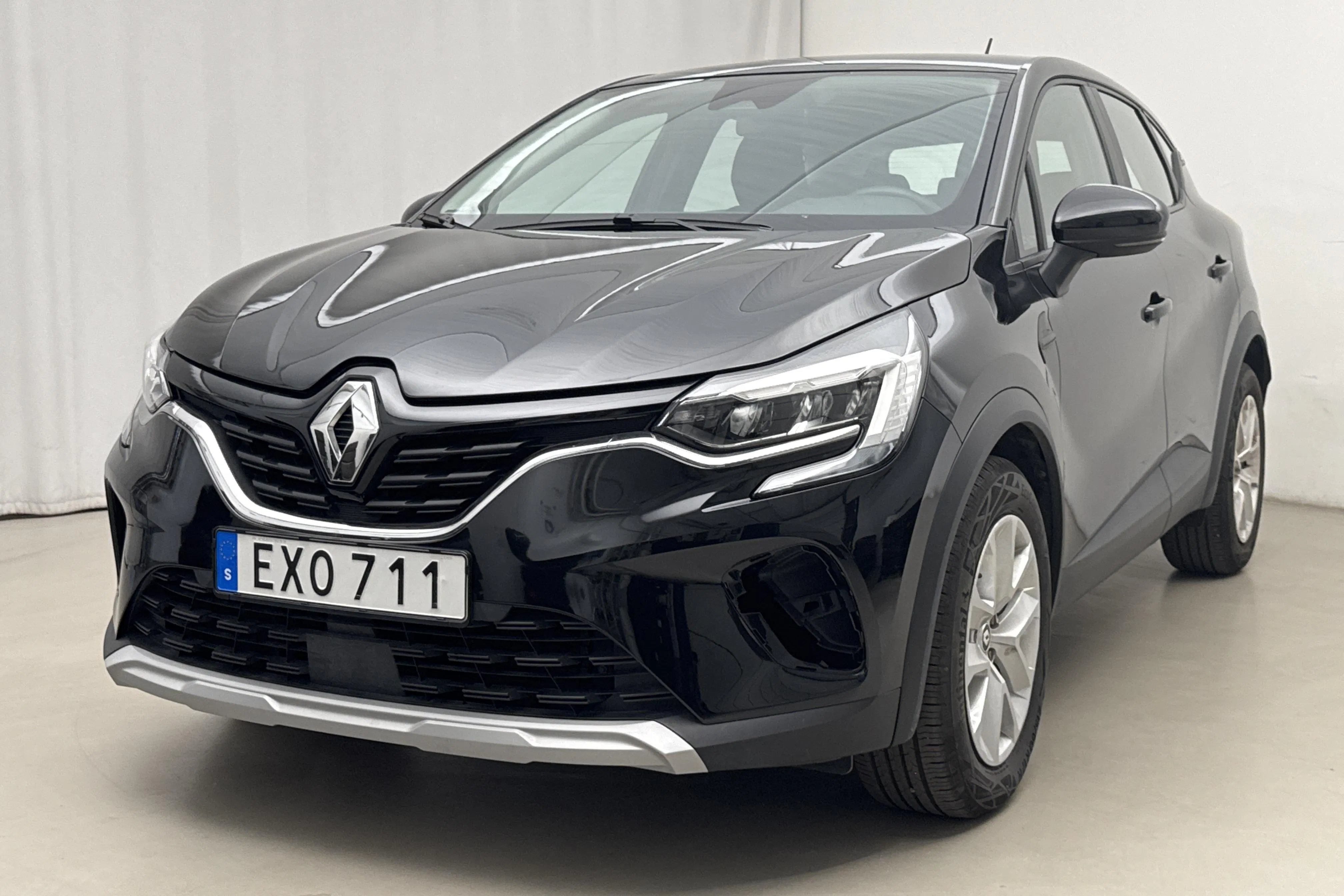 Presentationsfoto 1 av 16: Renault Captur 1.3 TCe (140hk) - 2 576 mil - Automat - svart - 2023