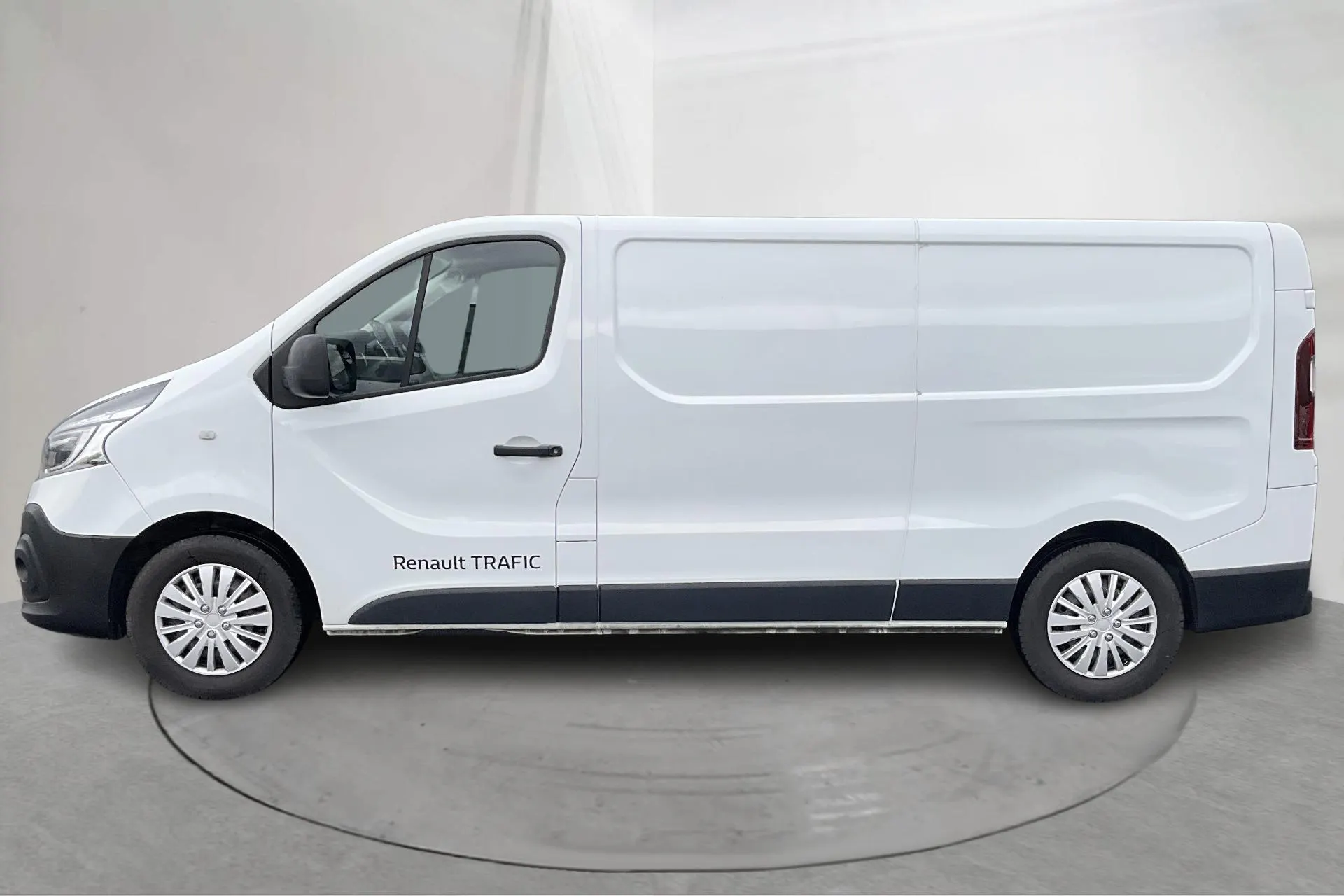 Presentationsfoto 2 av 17: Renault Trafic 2.0 dCi Skåp (170hk) - 9 485 mil - Automat - vit - 2021
