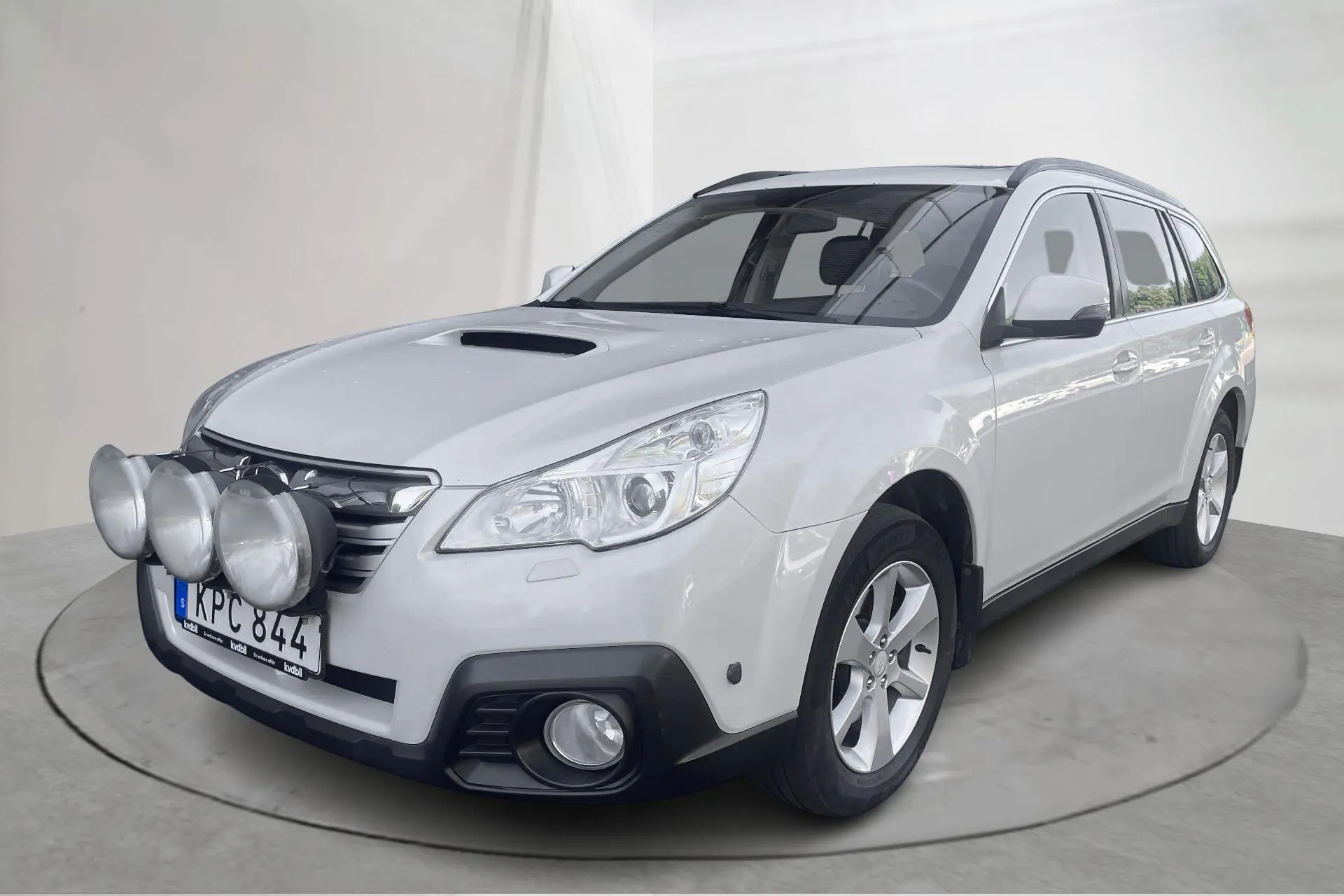 Presentationsfoto 1 av 17: Subaru Outback 2.0D (150hk) - 20 201 mil - Automat - vit - 2014